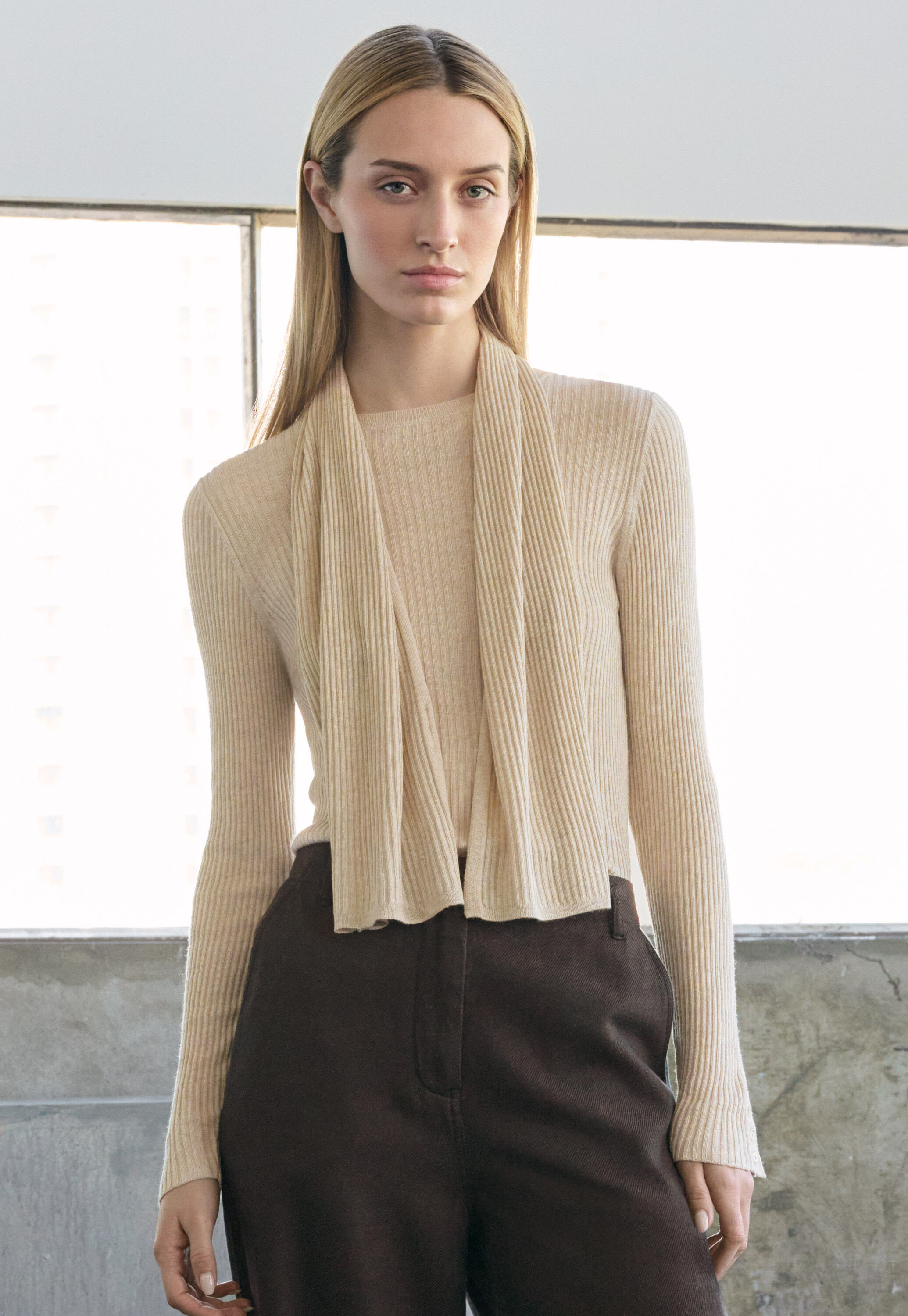 Kleid mit Peplum-Saum