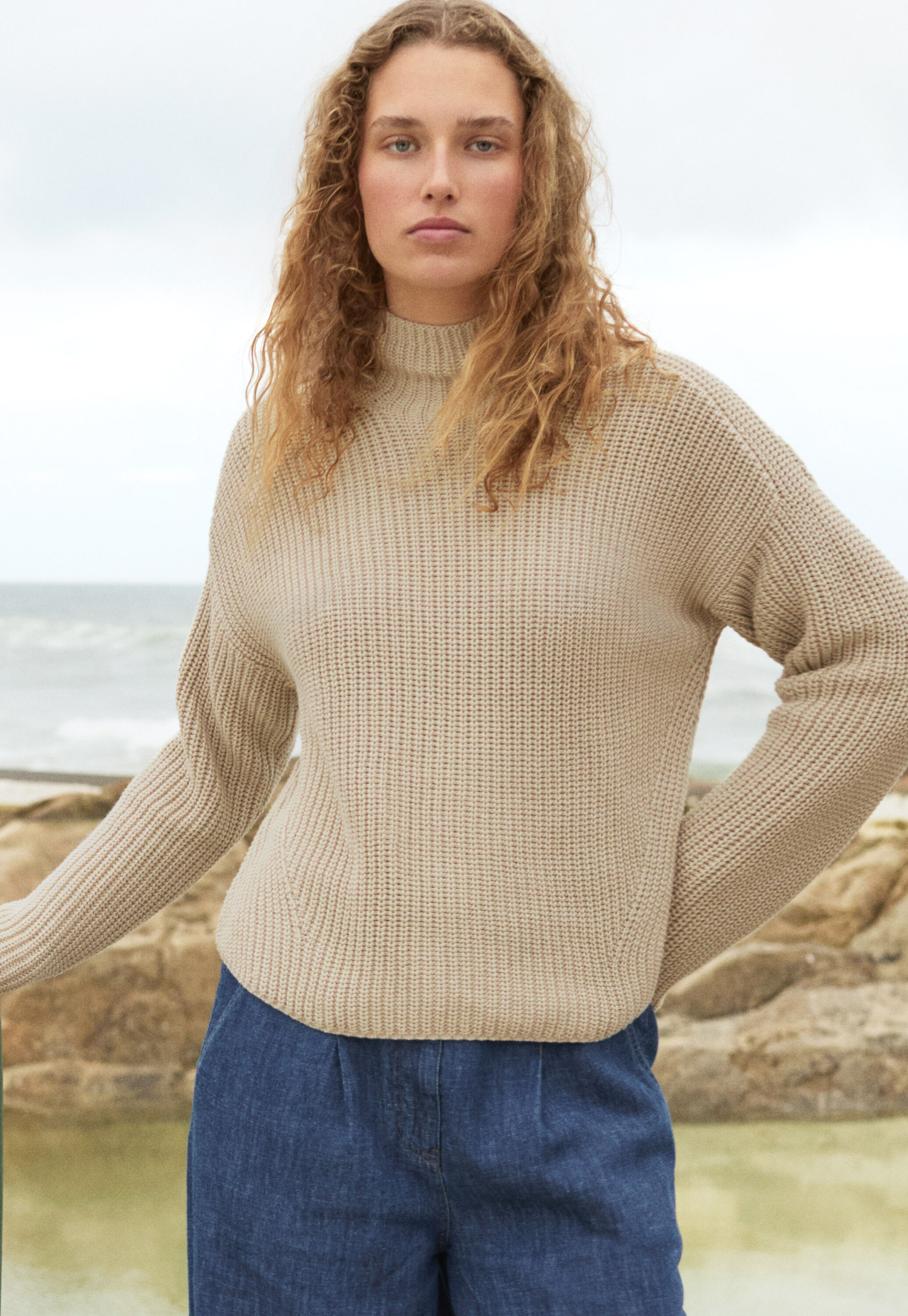 Pullover mit Trichterkragen