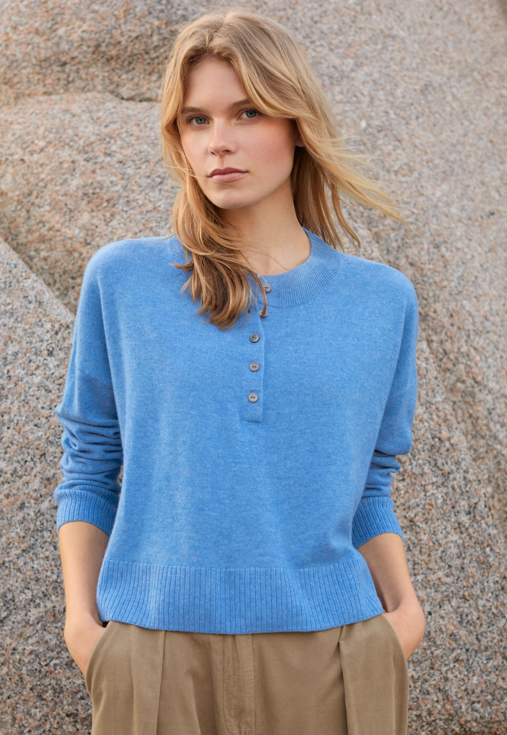Pullover mit Knopfleiste