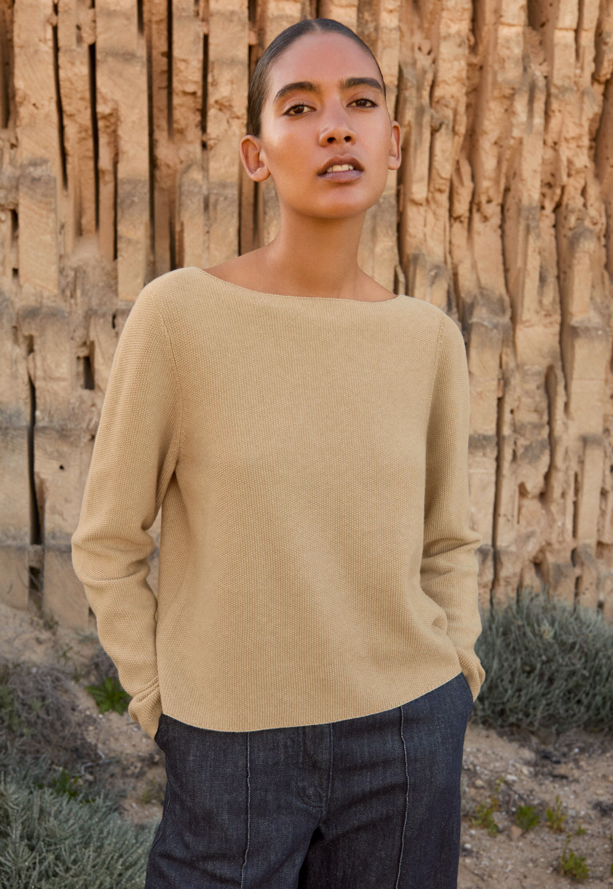 Pullover mit U-Boot-Ausschnitt