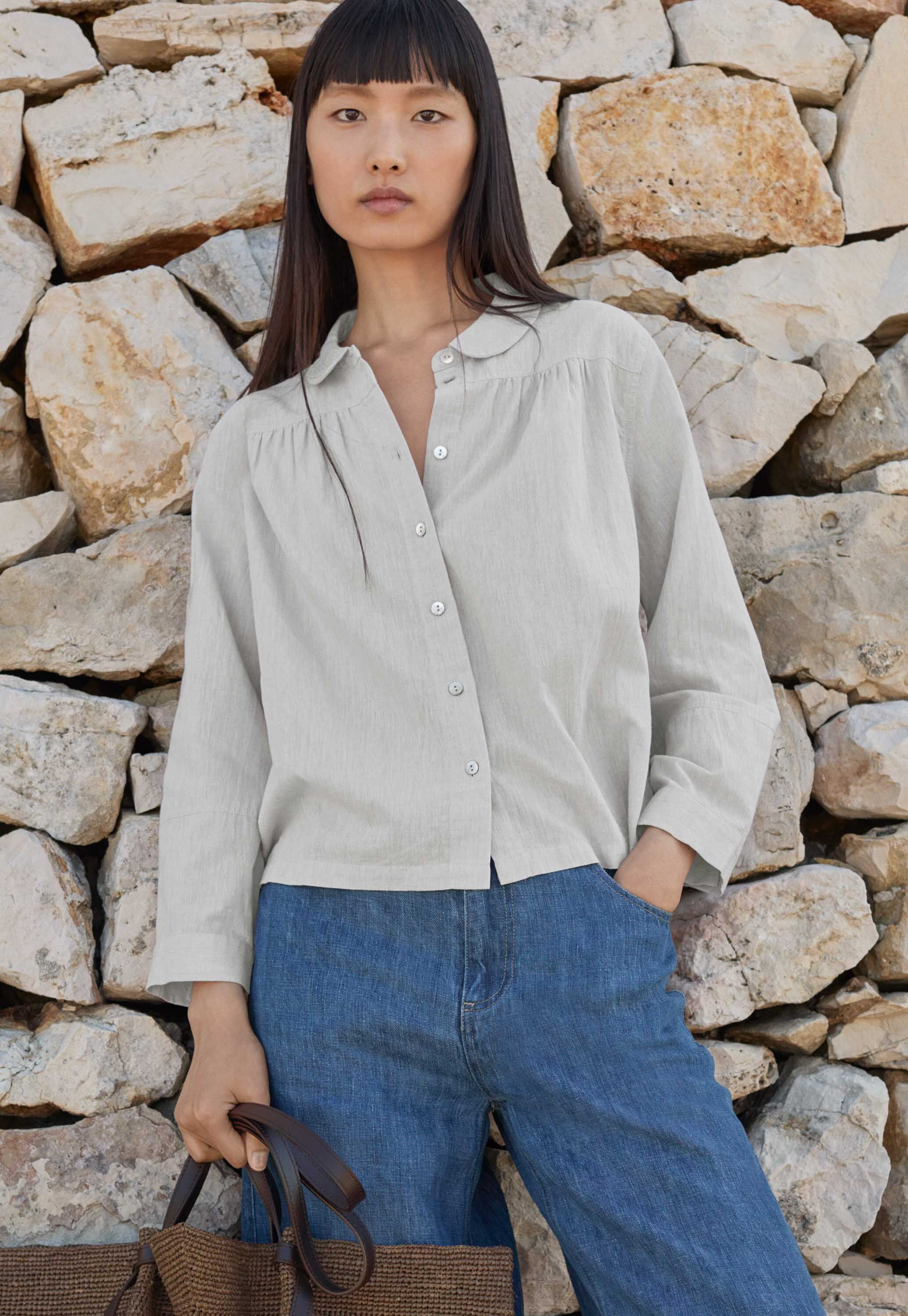Bluse mit rundem Kragen
