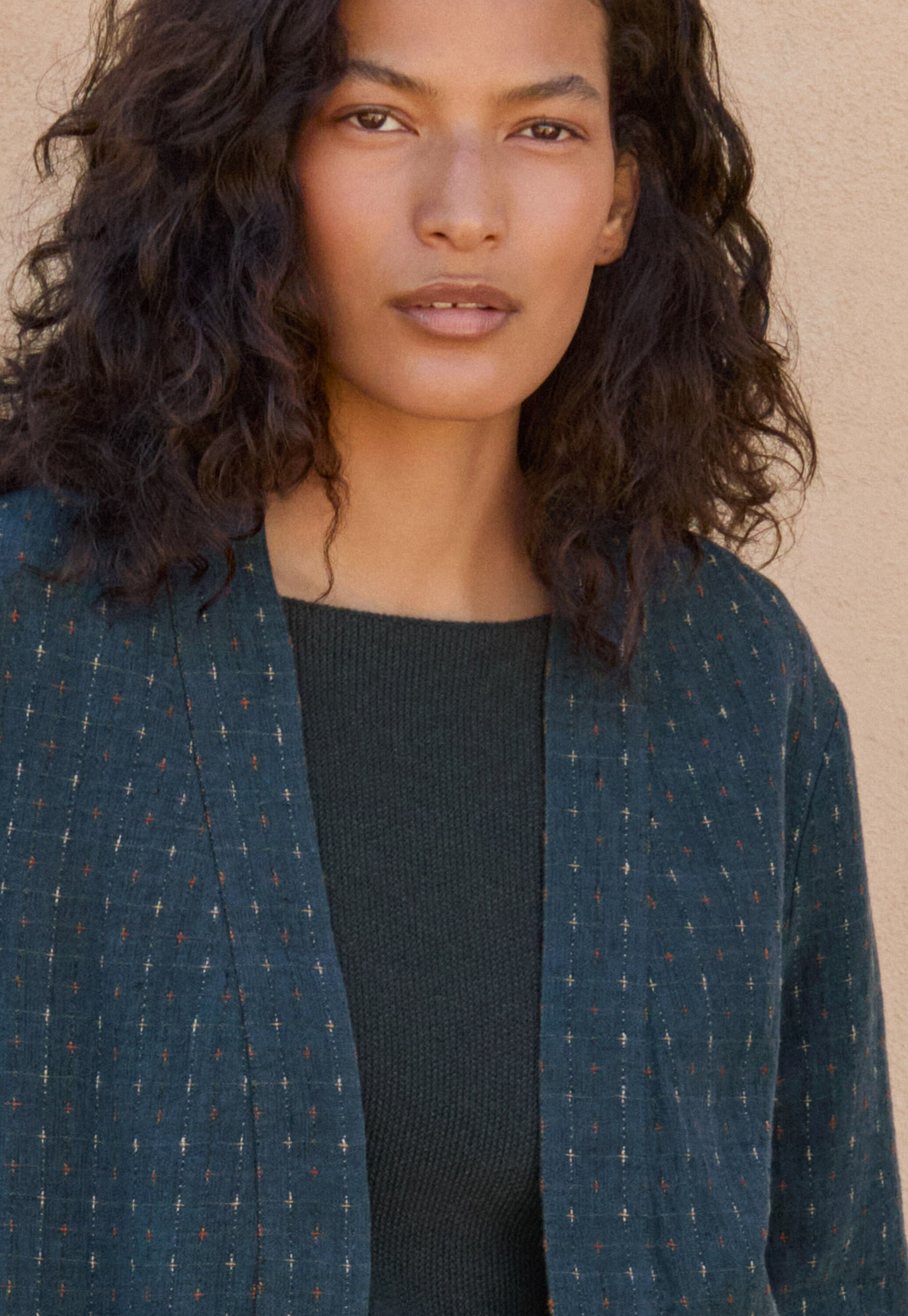 Jacke mit Kreuzmuster