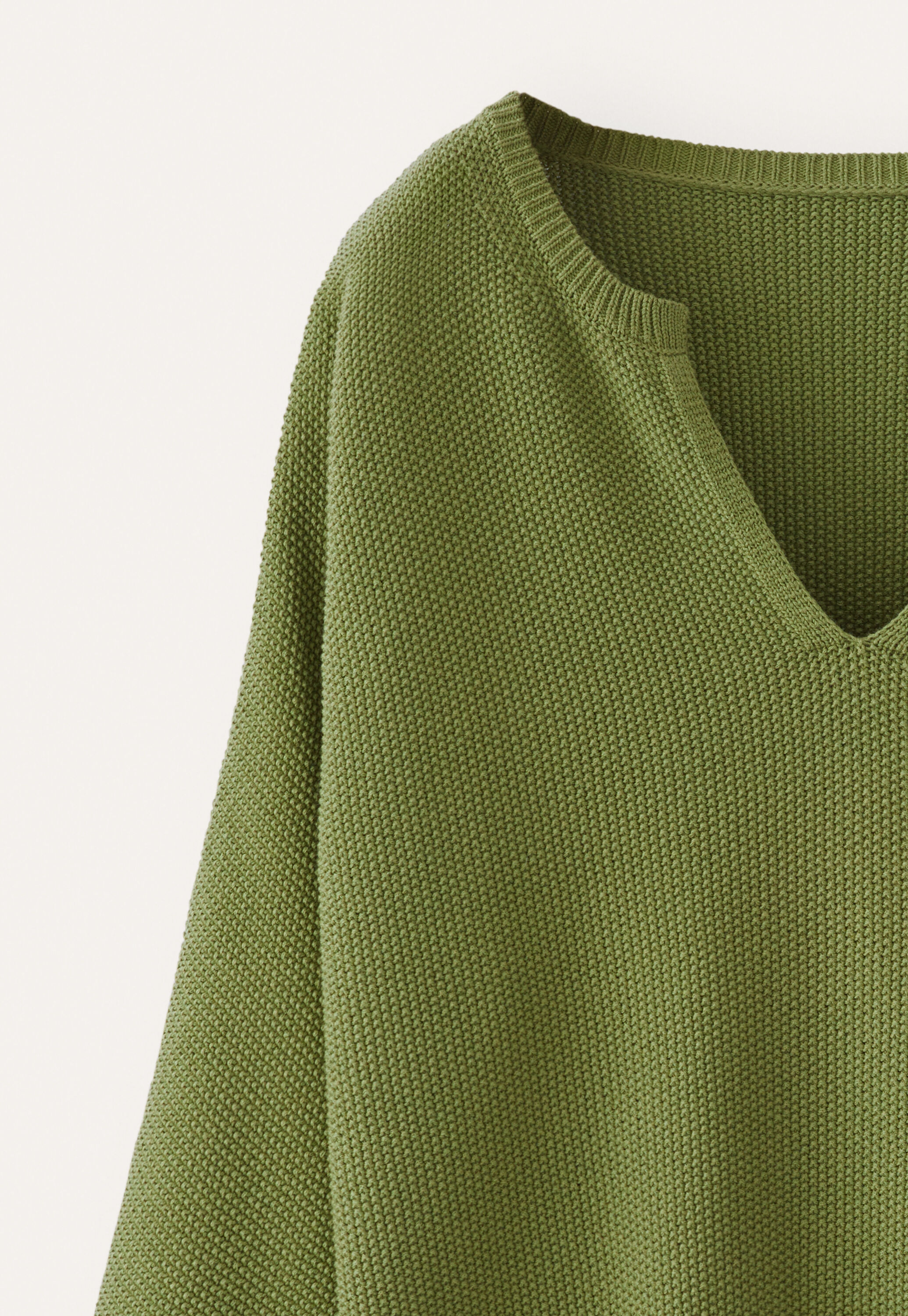 Pullover mit geschlitztem Ausschnitt