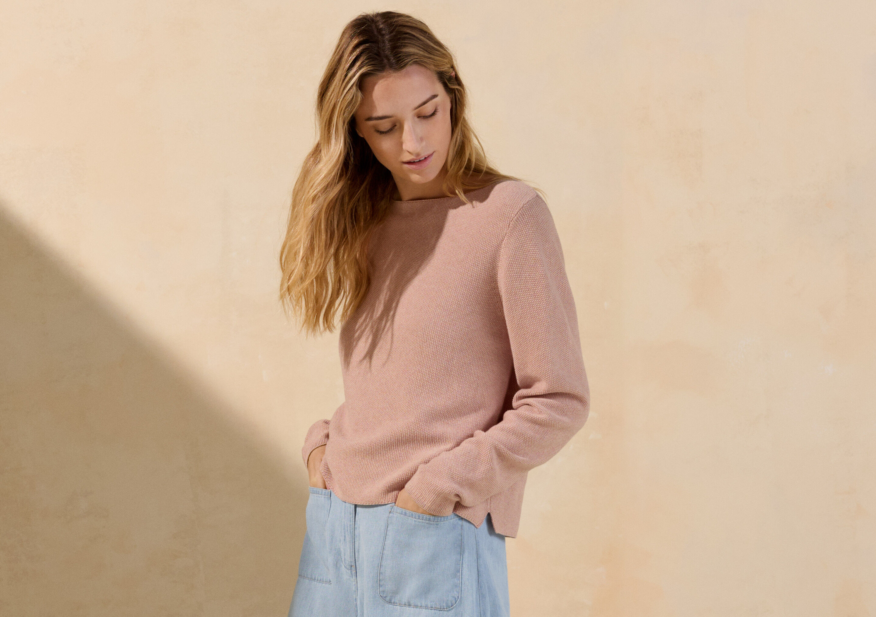 Pullover mit U-Boot-Ausschnitt