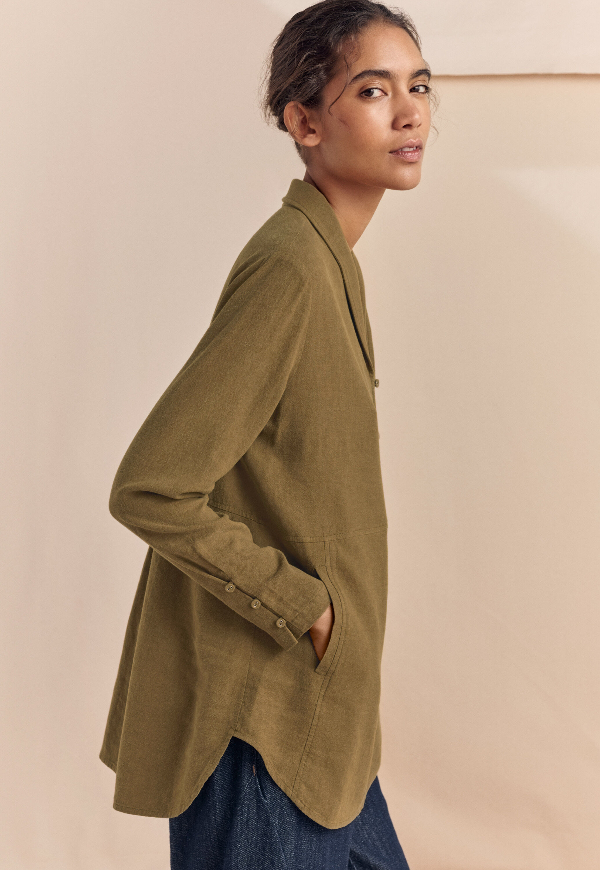 Bluse mit Schalkragen