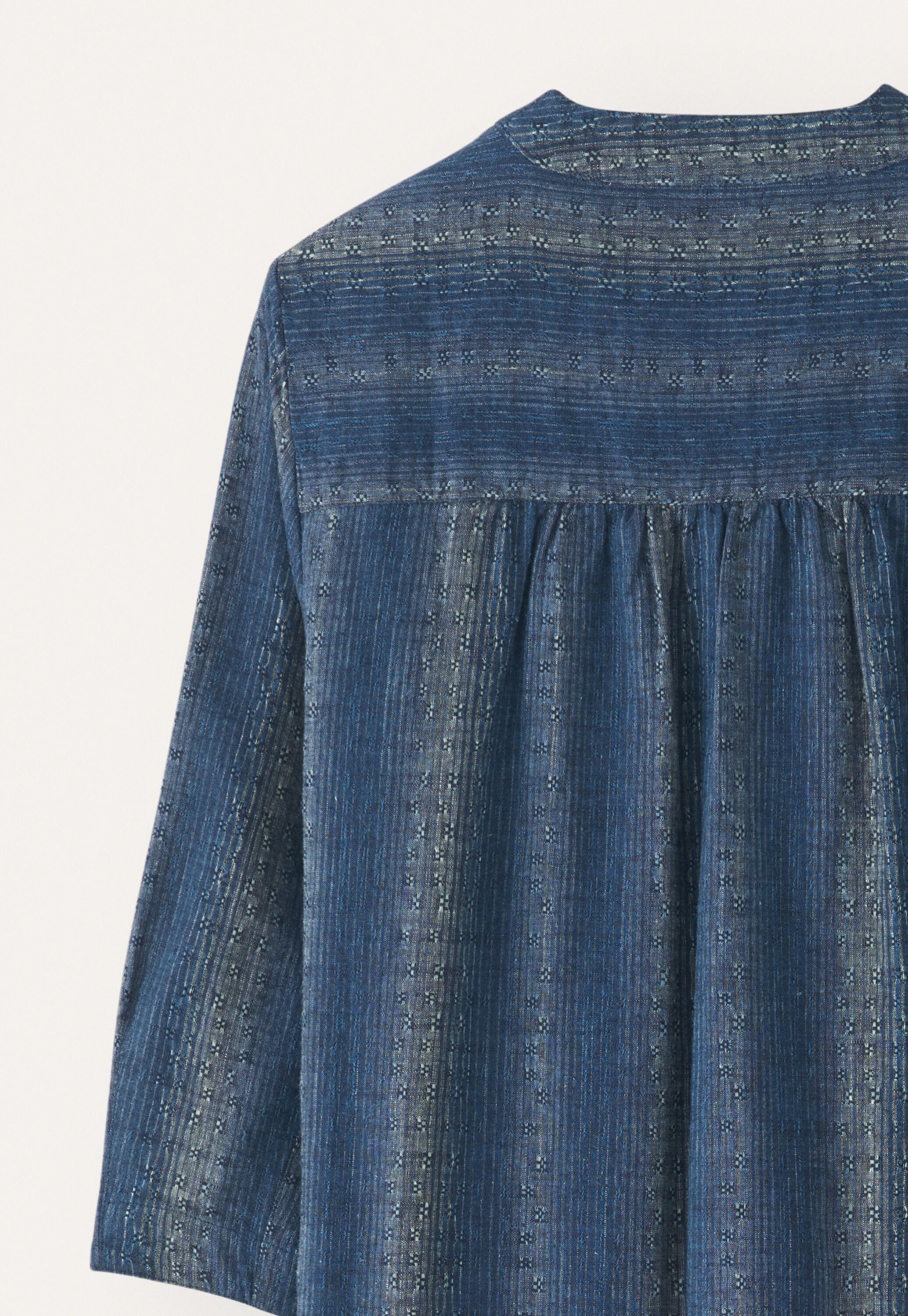Durchgekn&ouml;pftes Kleid