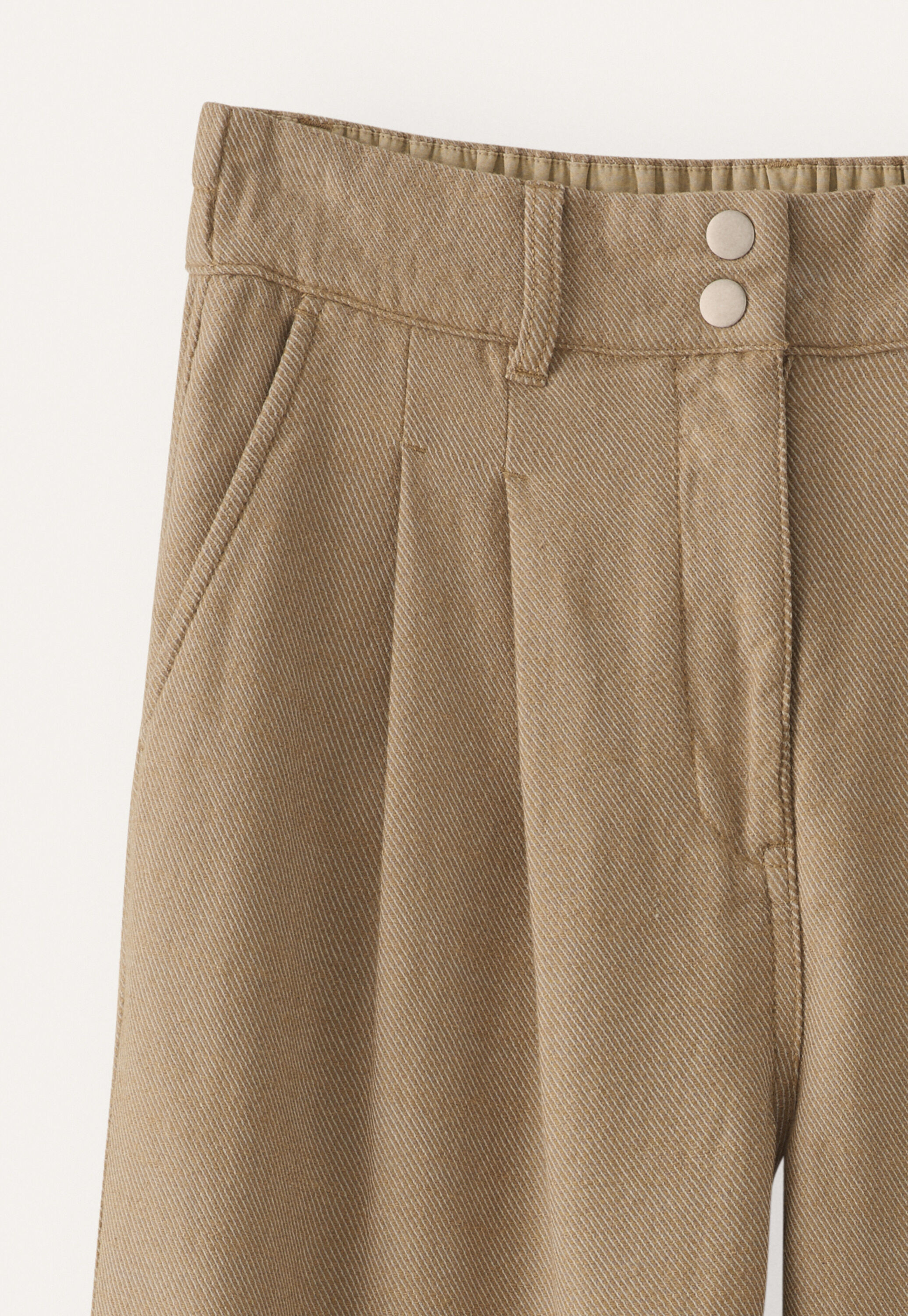 Schmal zulaufende Hose