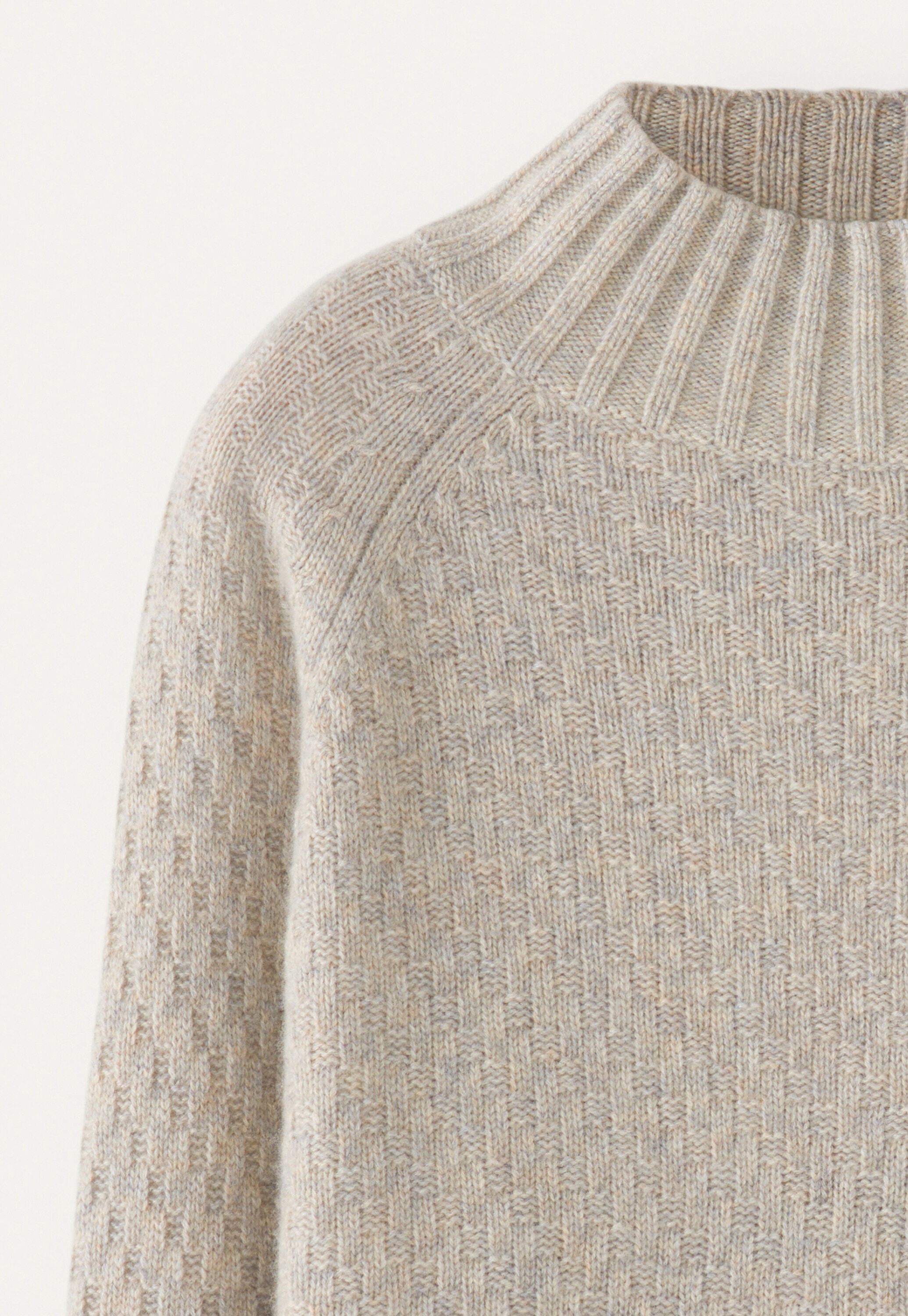 Pullover mit Trichterkragen