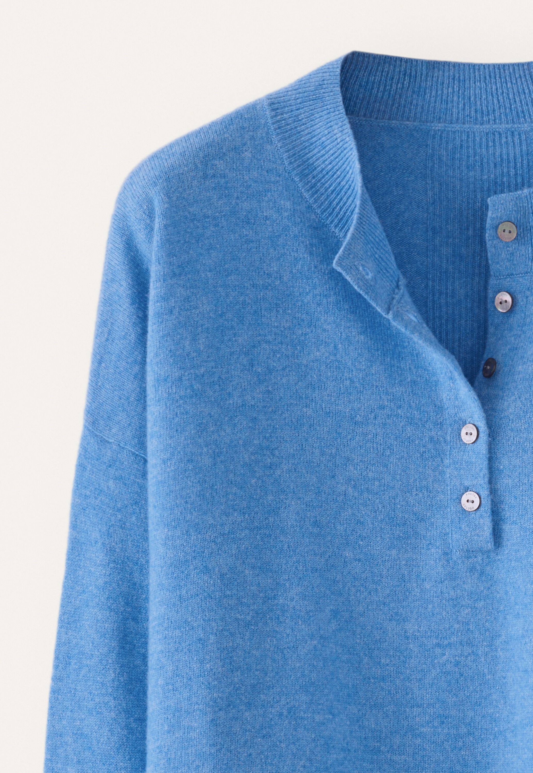 Pullover mit Knopfleiste
