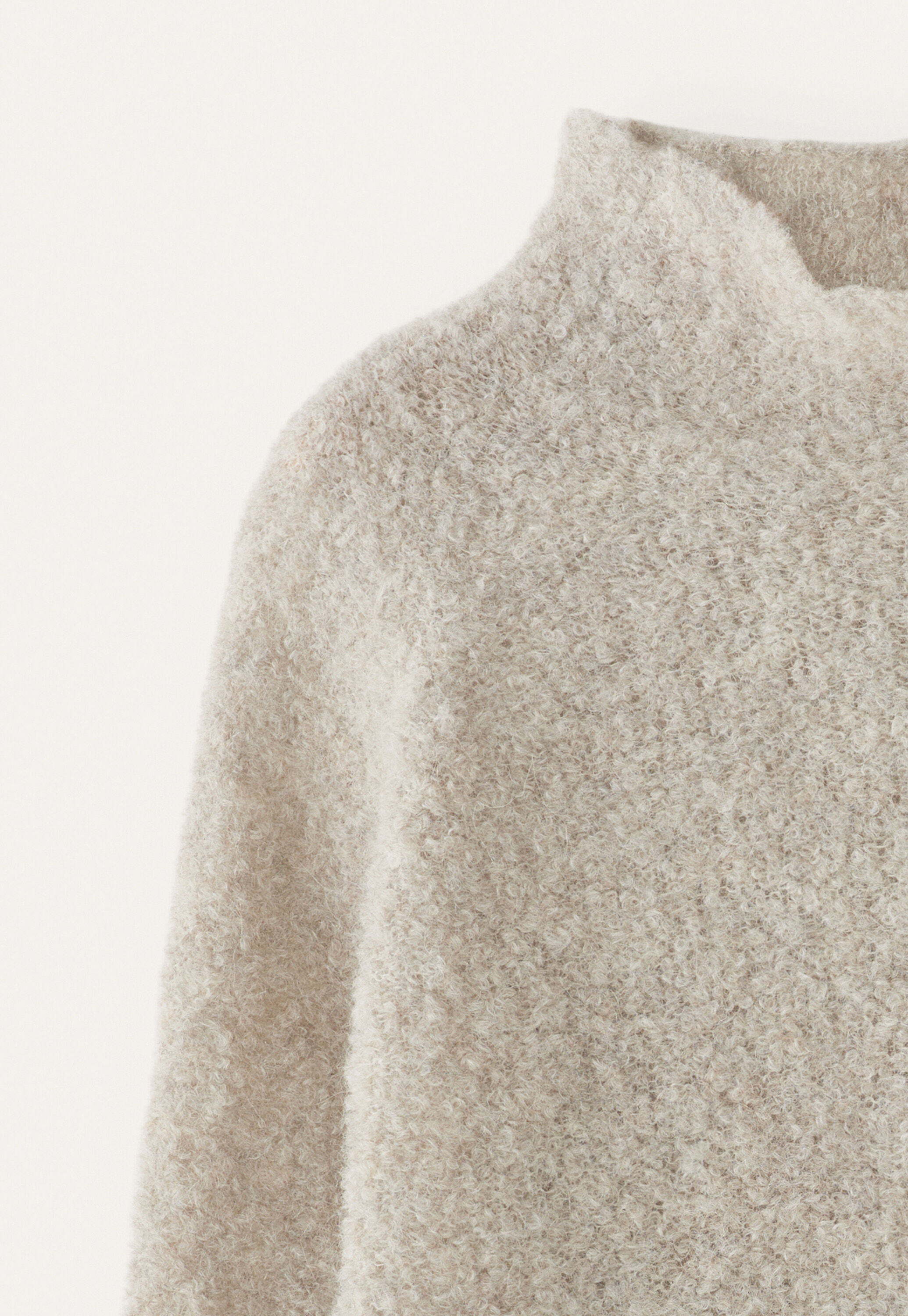 Pullover mit Trichterkragen