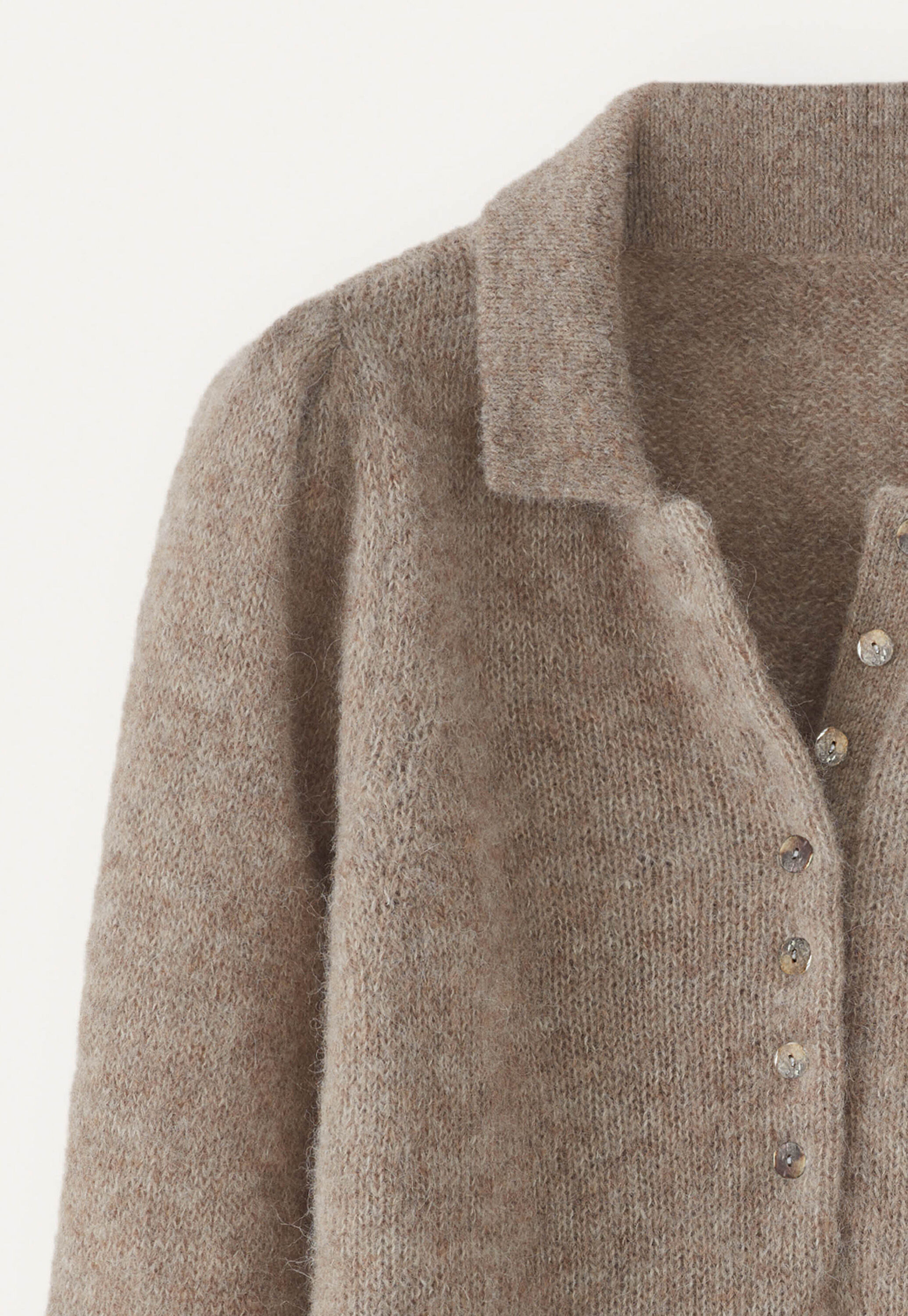 Pullover mit Kragen