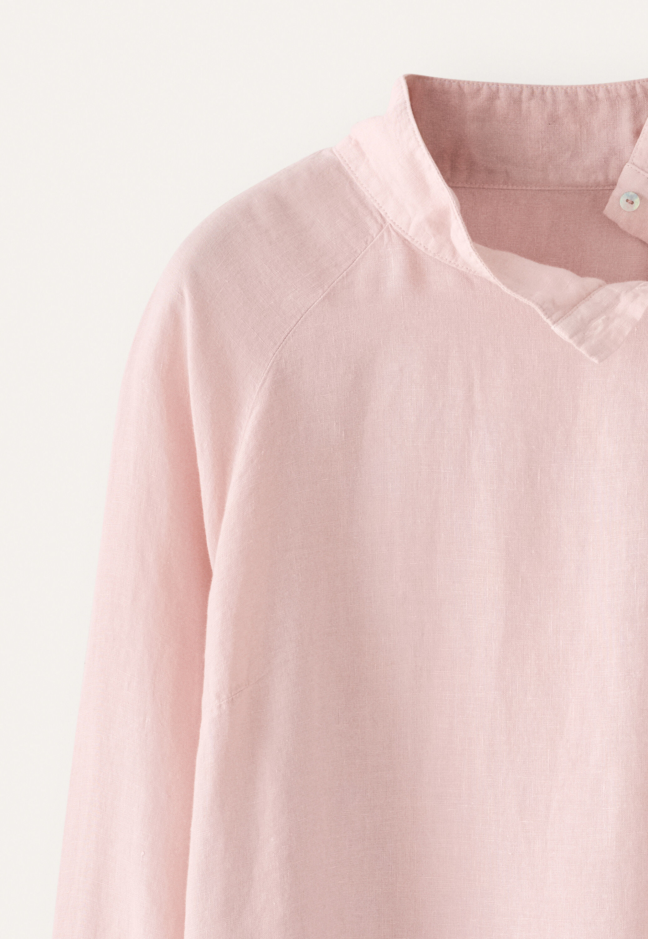 Bluse mit Trichterkragen
