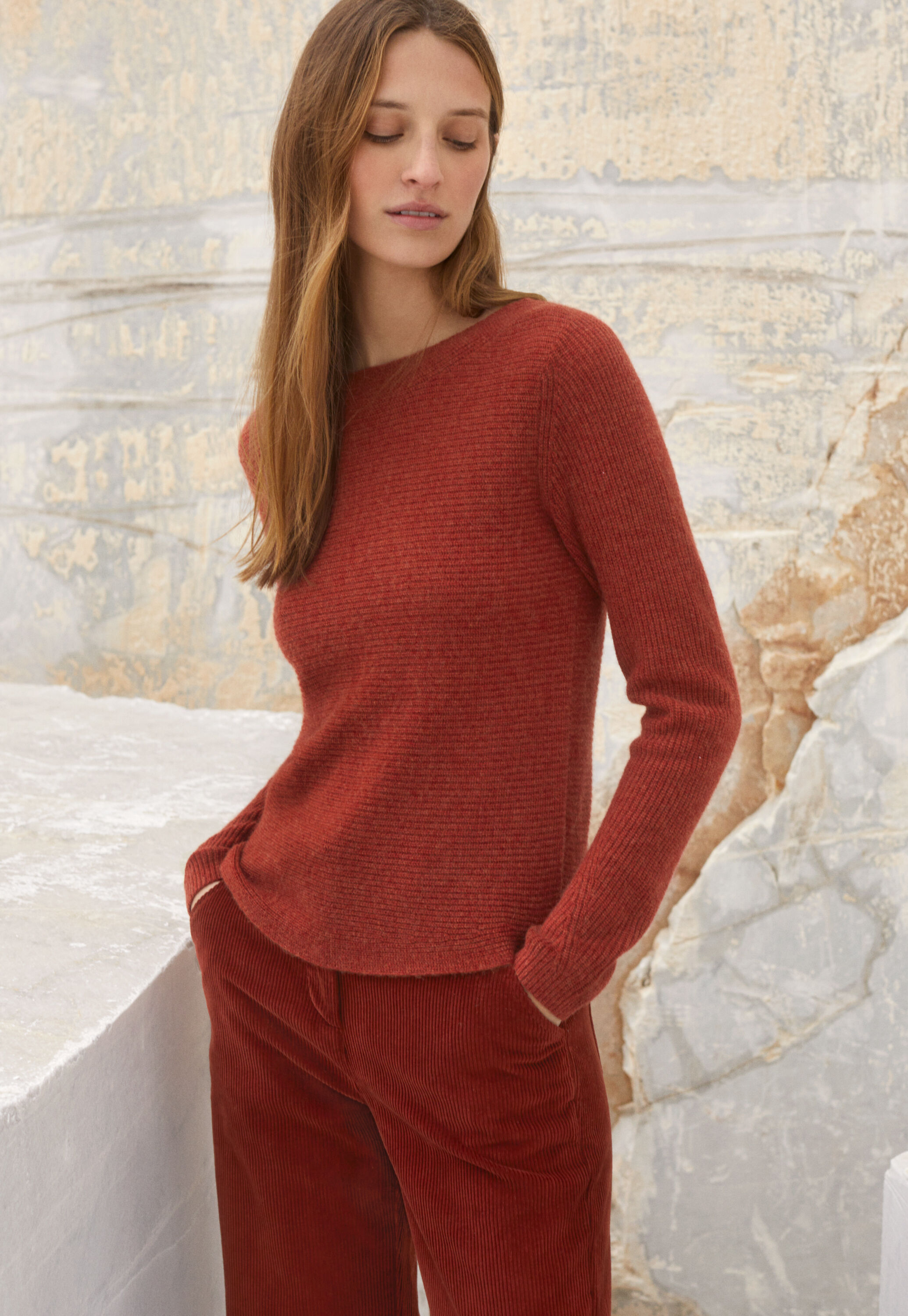 Pullover mit U-Boot-Ausschnitt