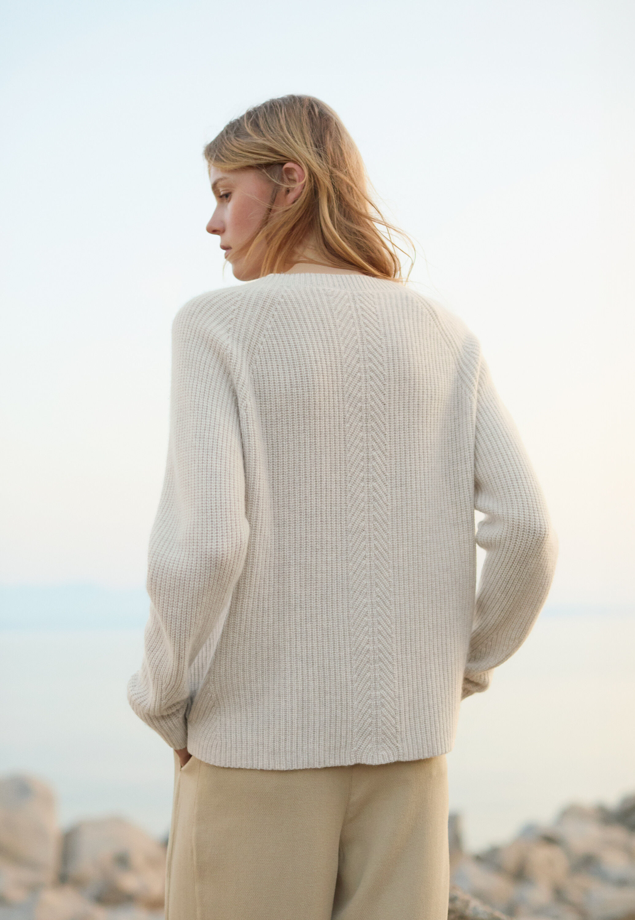 Gerippter Pullover mit Rundhalsausschnitt