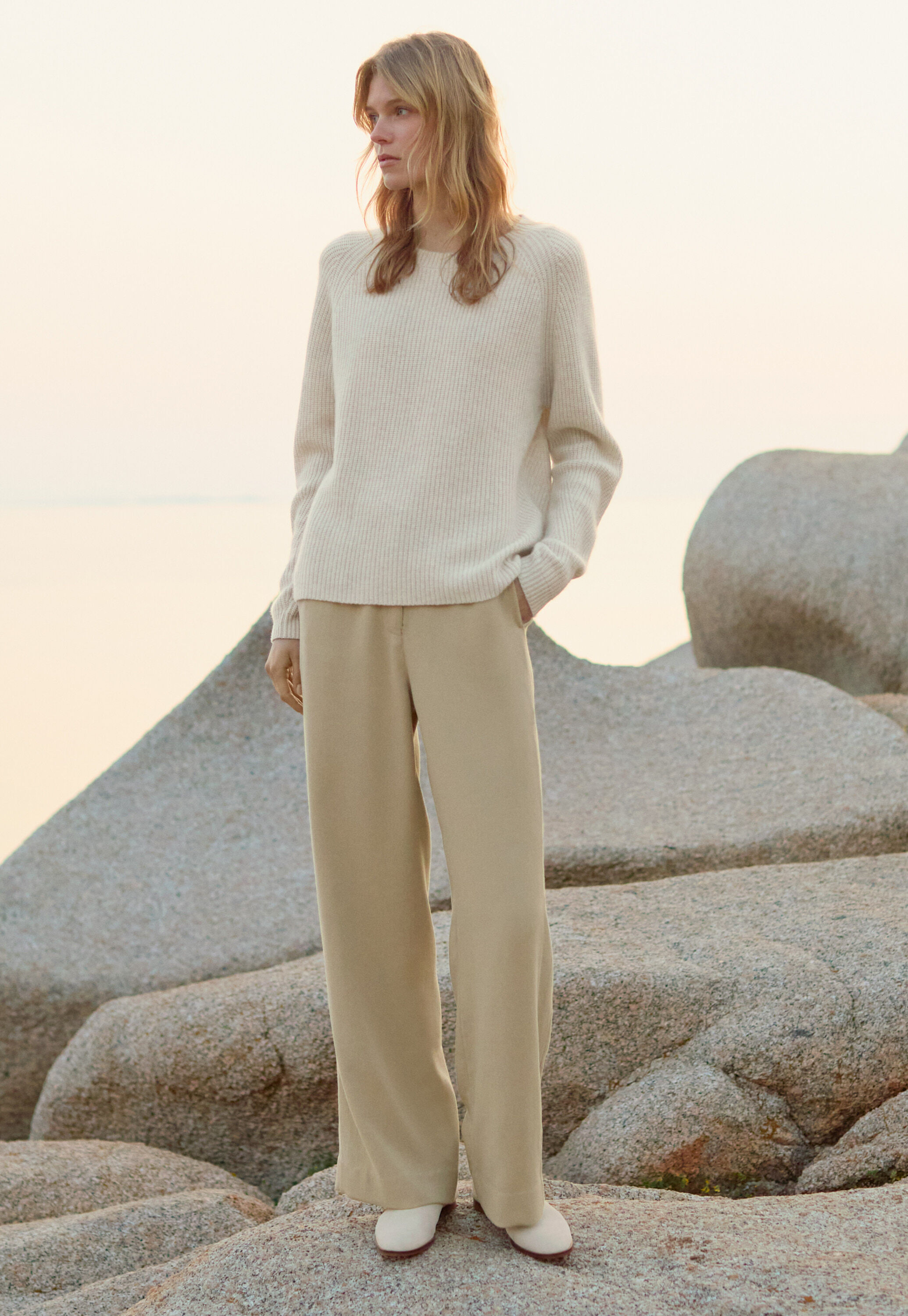 Gerippter Pullover mit Rundhalsausschnitt