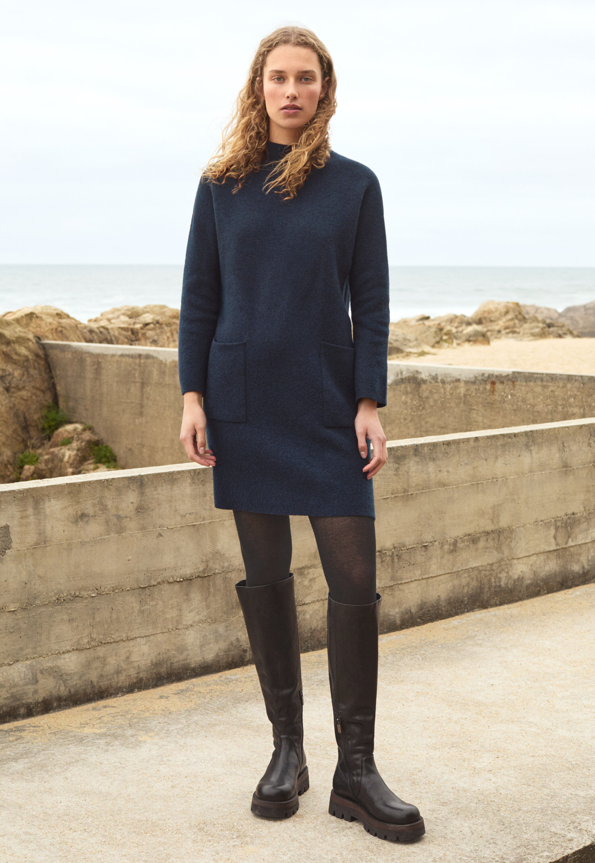 Kleid mit aufgesetzten Taschen