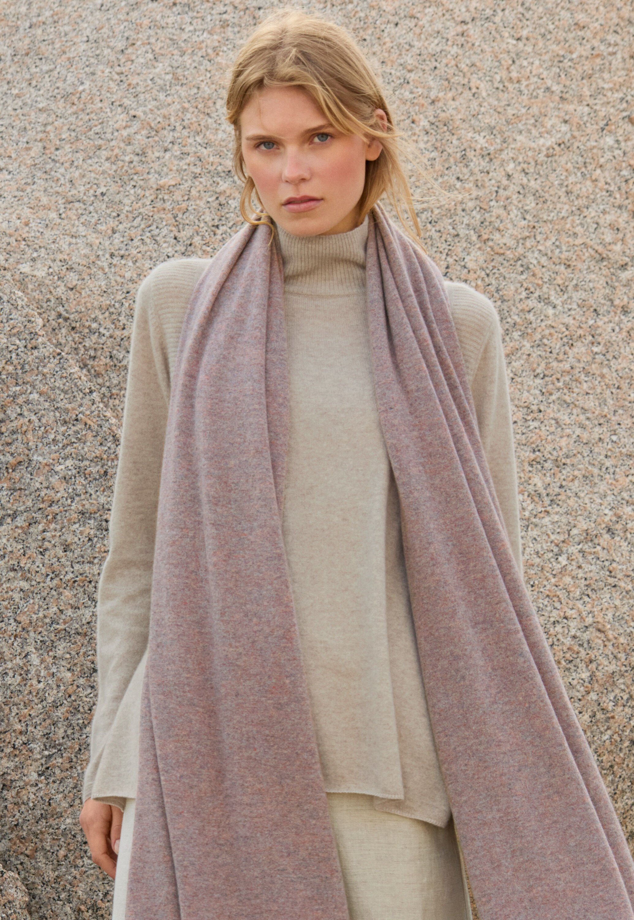 Pullover mit Trichterkragen