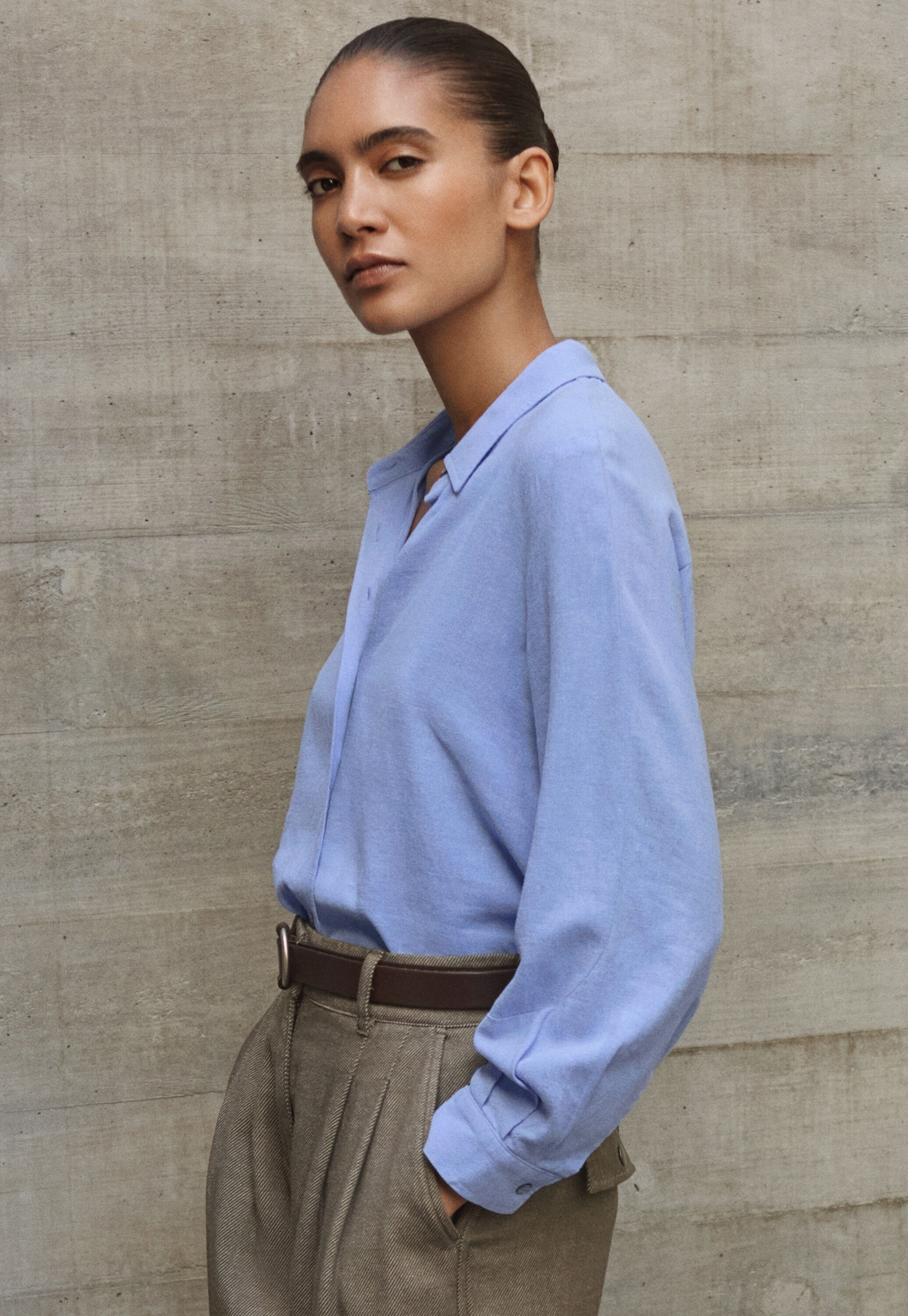 Bluse mit geschwungenen &Auml;rmeln