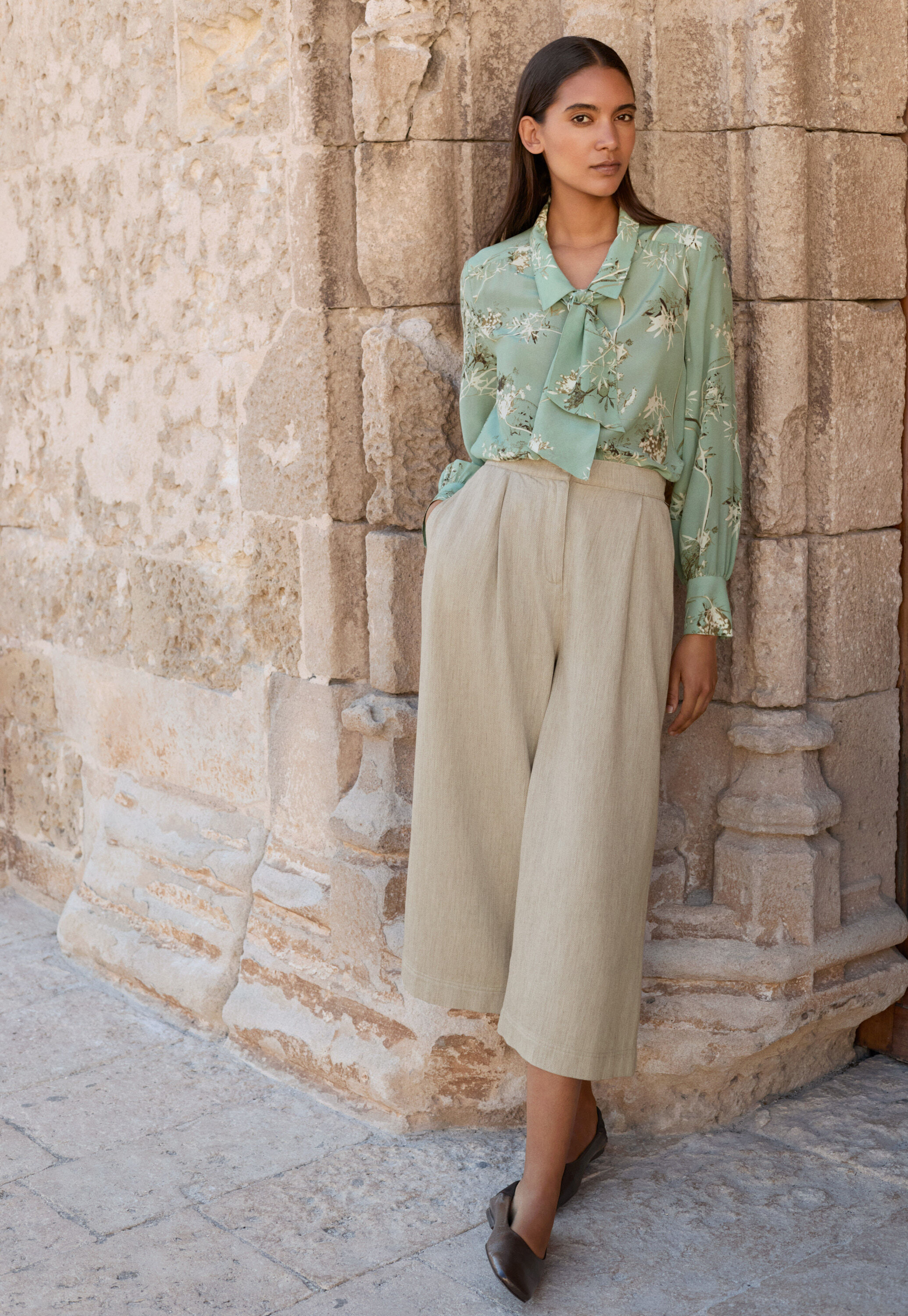 Bluse mit aufgesetzter Tasche