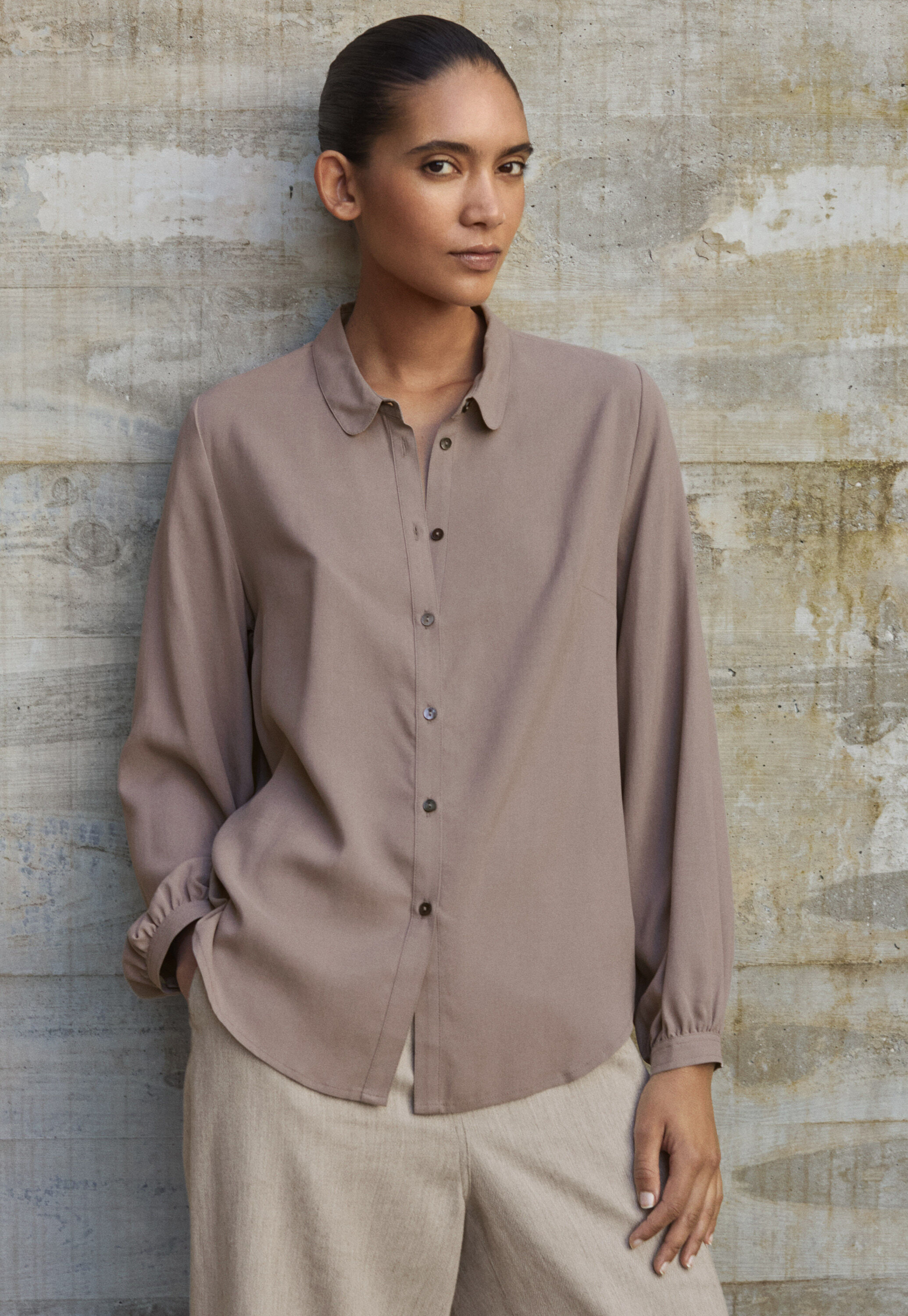 Bluse mit aufgesetzter Tasche