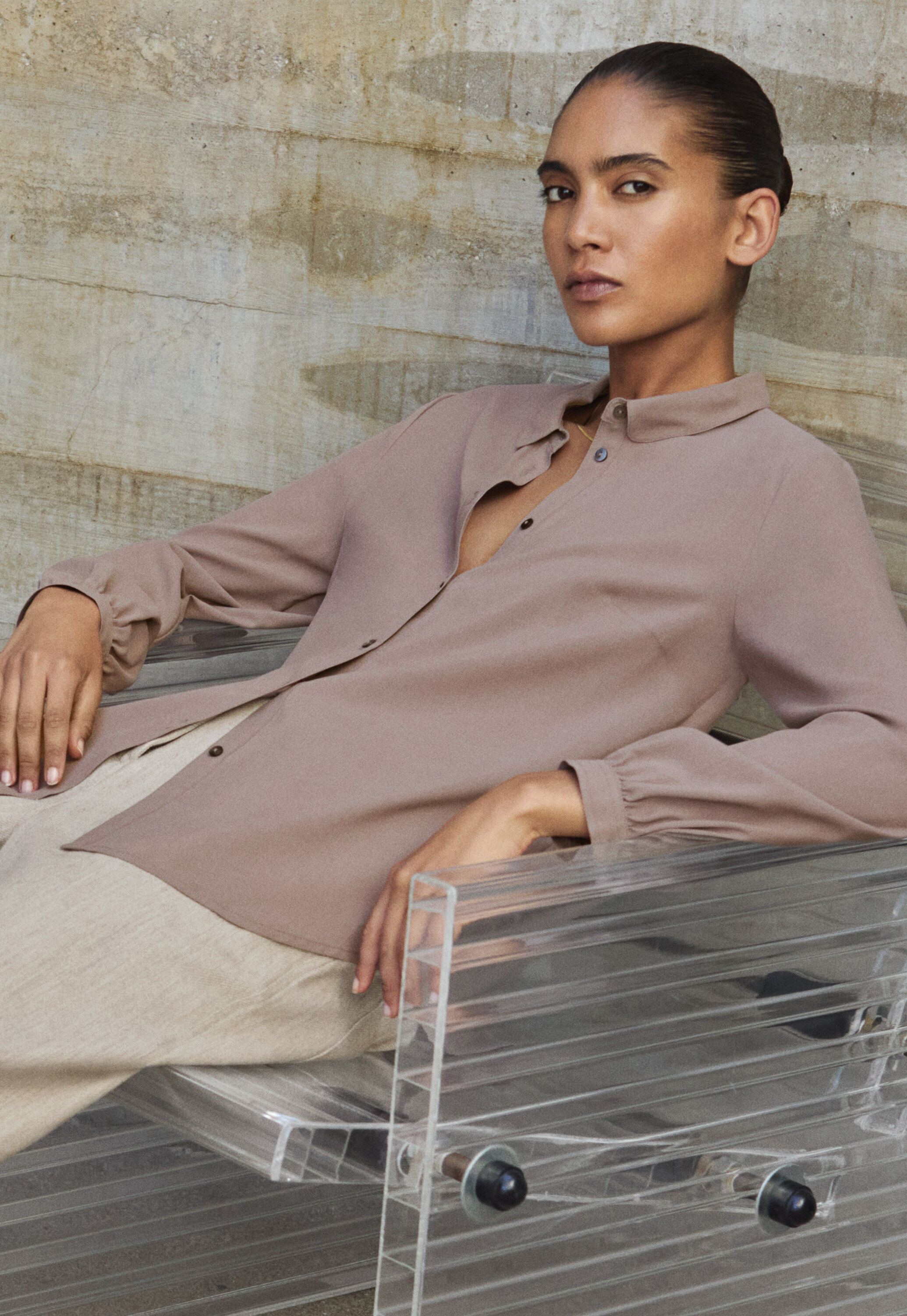 Bluse mit aufgesetzter Tasche