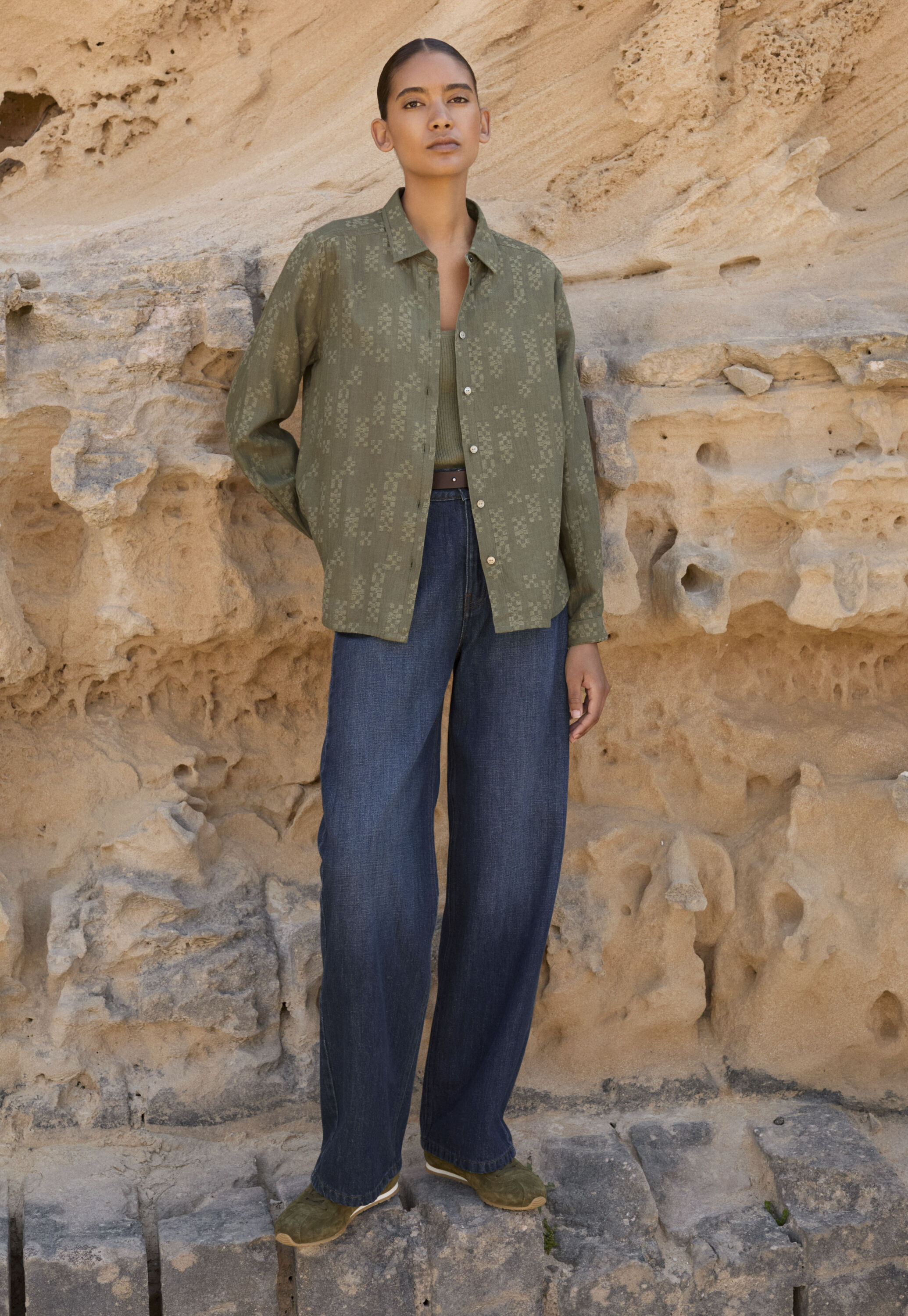 Bluse mit rundem Kragen