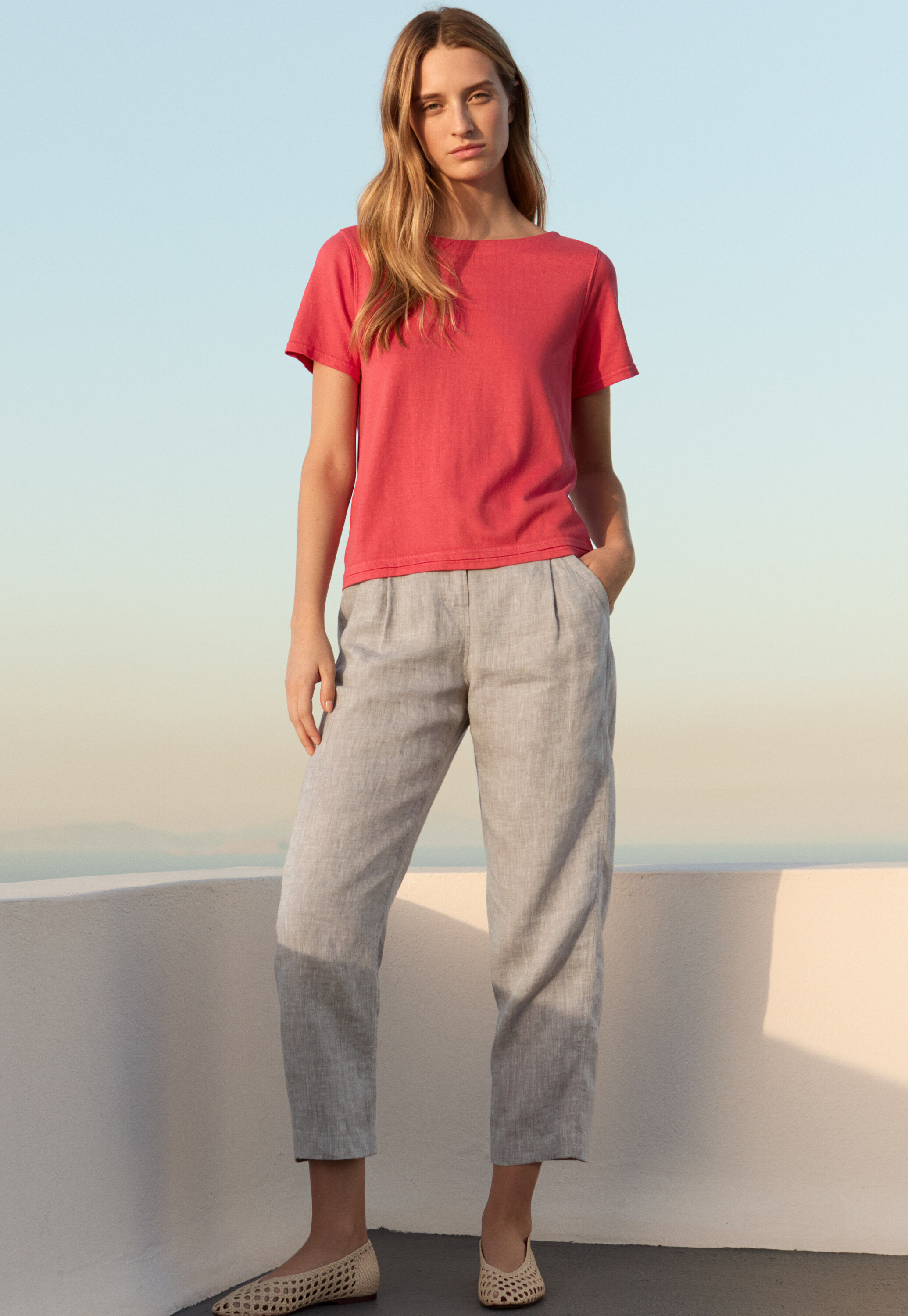 K&uuml;rzere, schmal zulaufende Hose