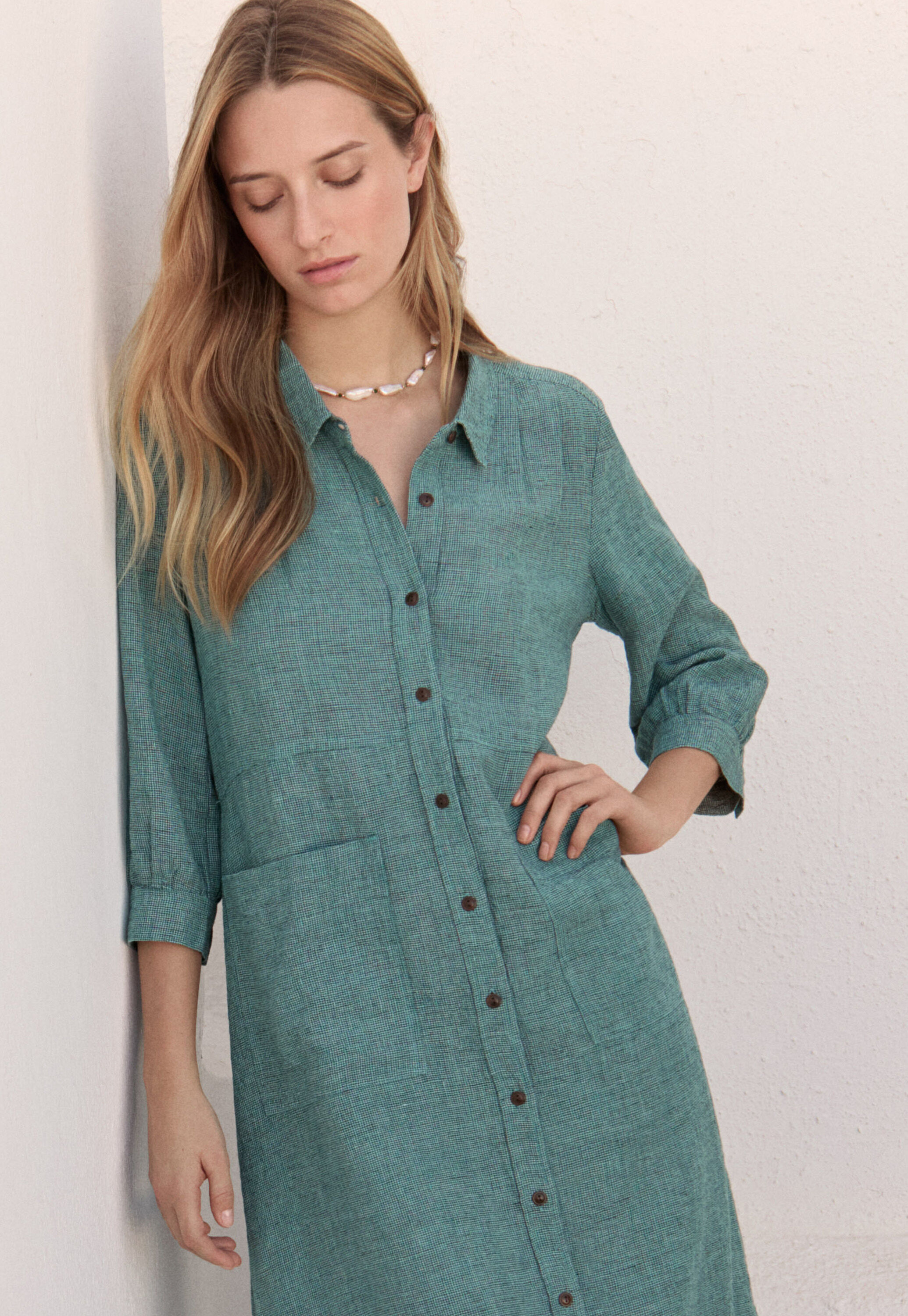 Kleid mit Faltendetail