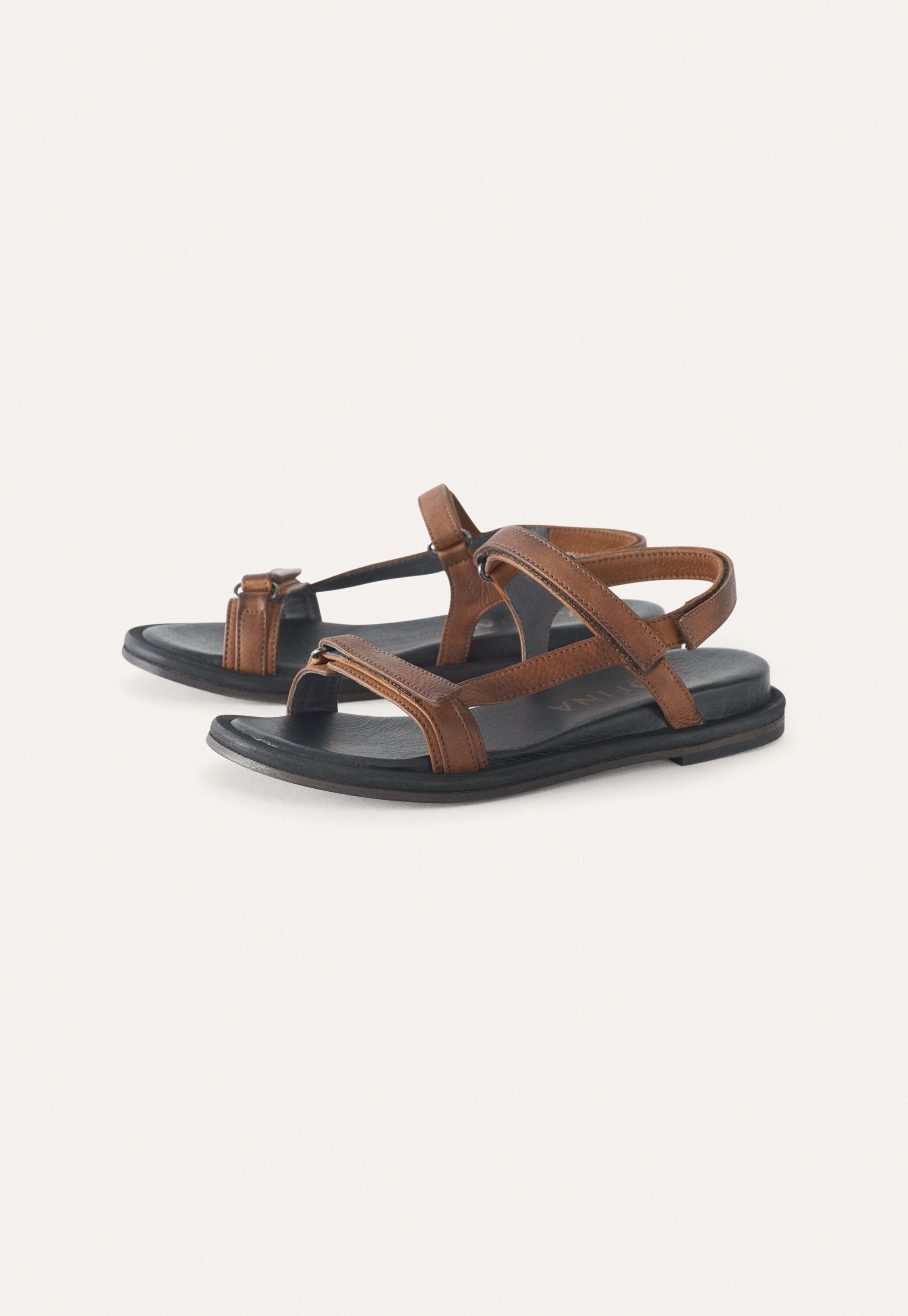 Sandalen mit Klettverschlussriemen