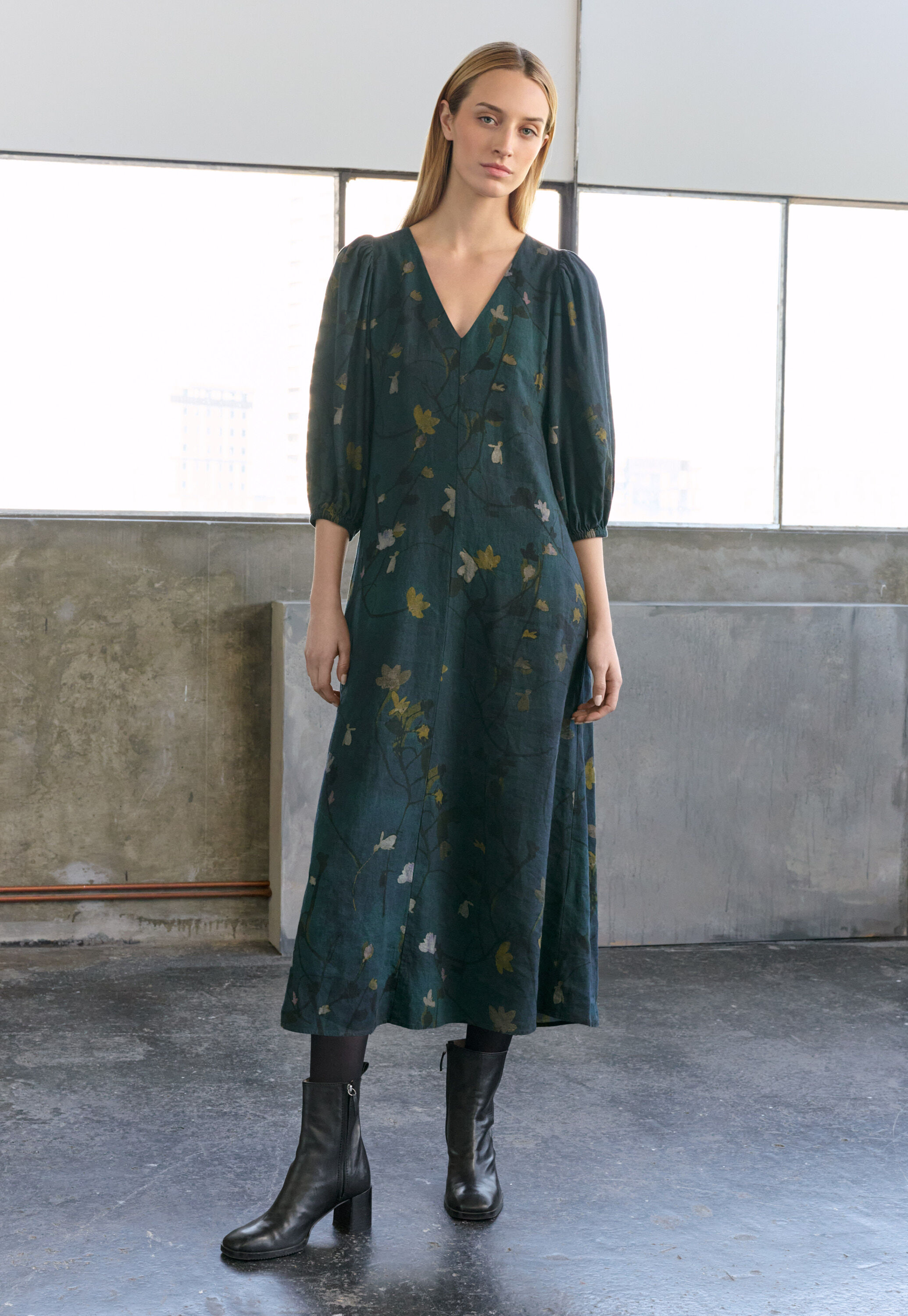 Print-Kleid mit au&szlig;enliegenden Abn&auml;hern, Dunkles Petrol, large