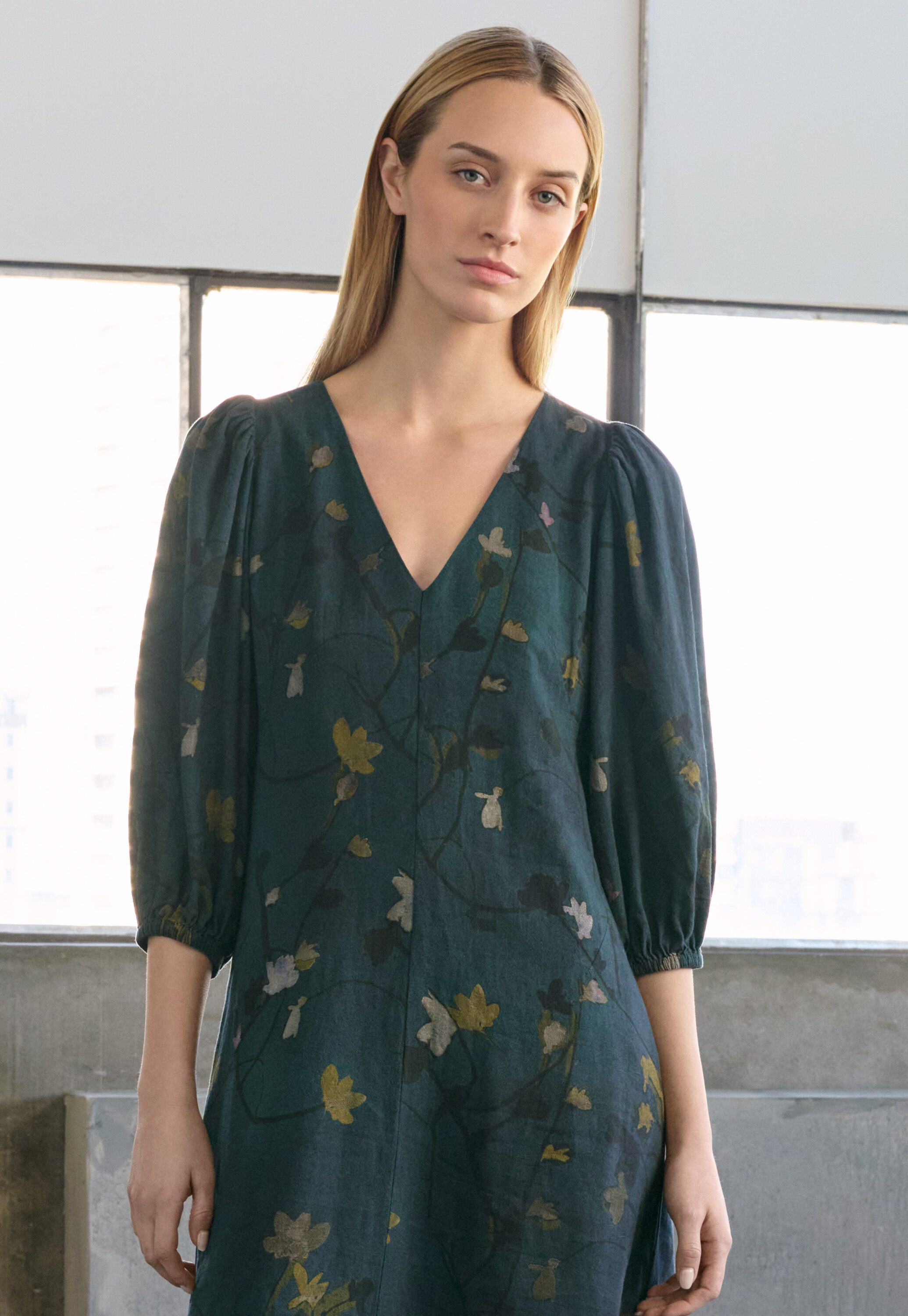 Print-Kleid mit au&szlig;enliegenden Abn&auml;hern
