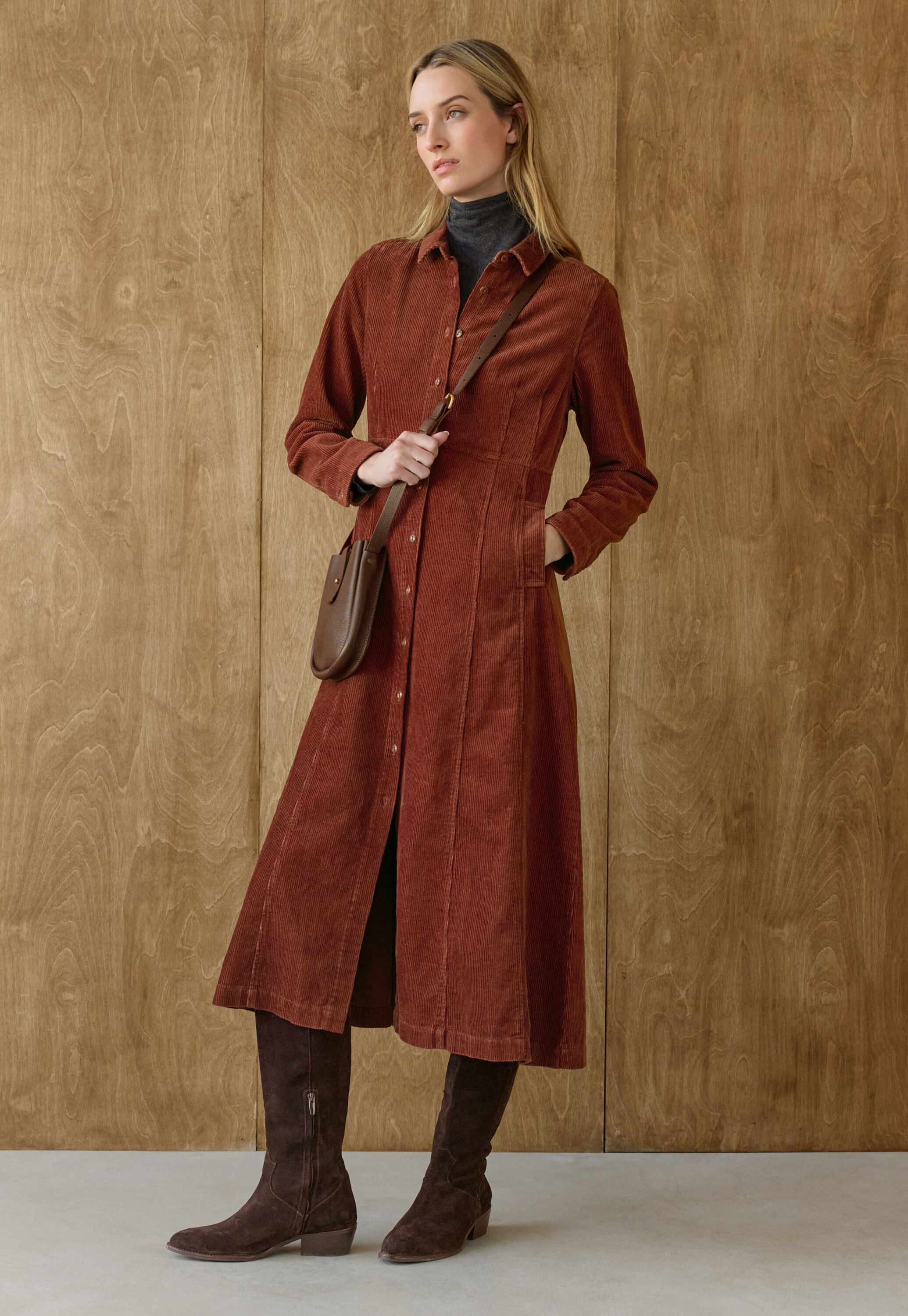 Kleid mit Eins&auml;tzen, Chili, large