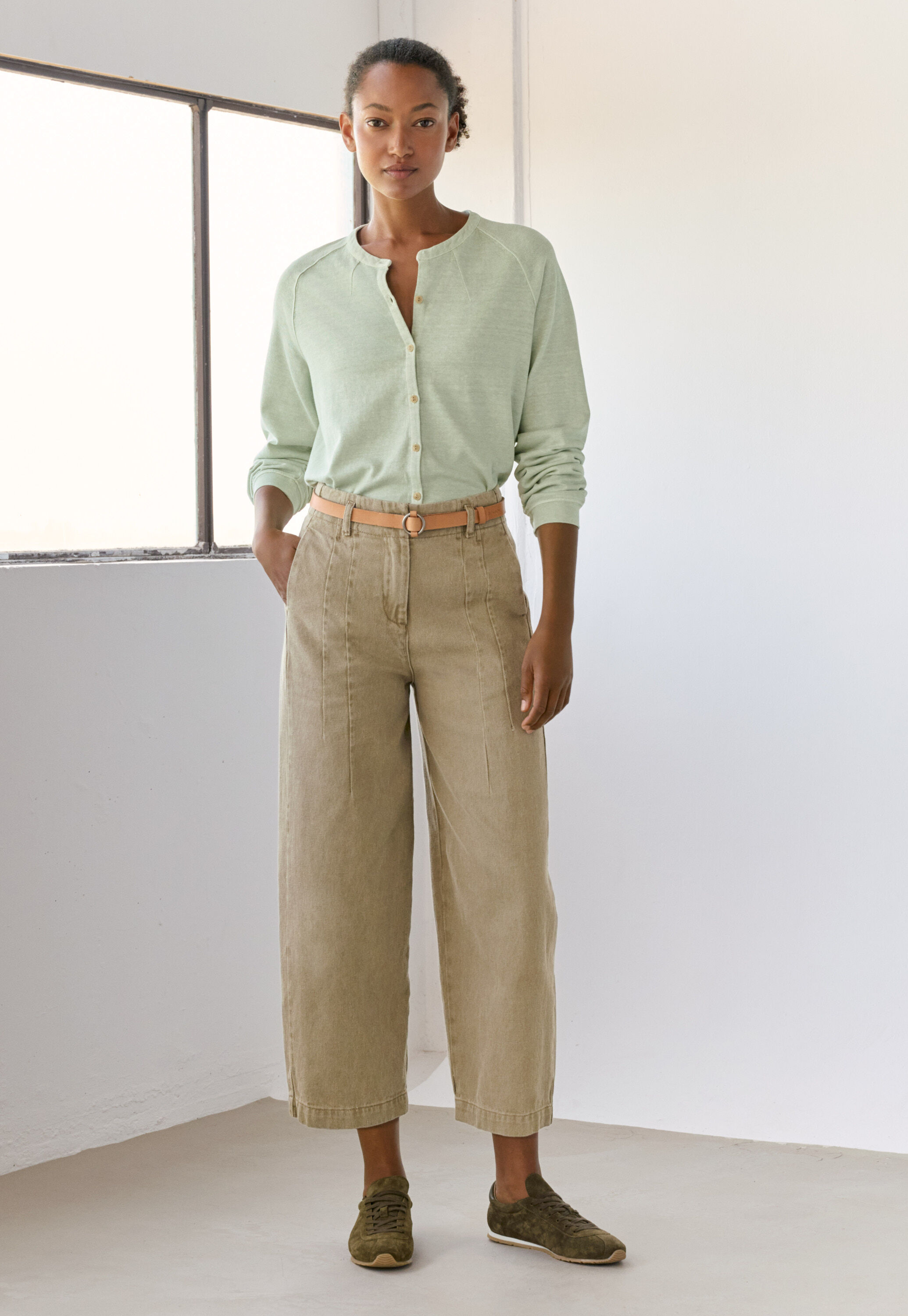Denim darted jeans