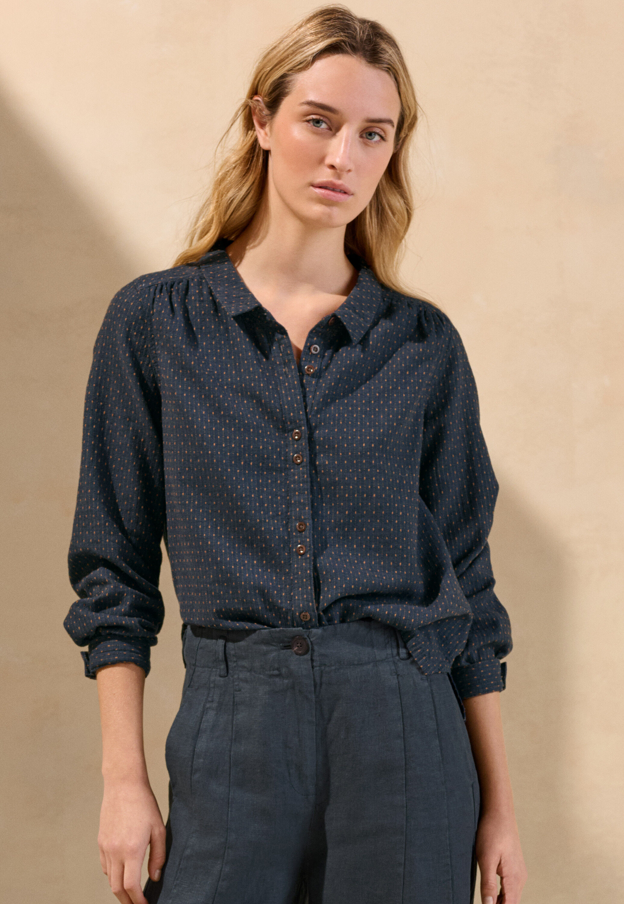 Bluse in Strichmuster-Webung