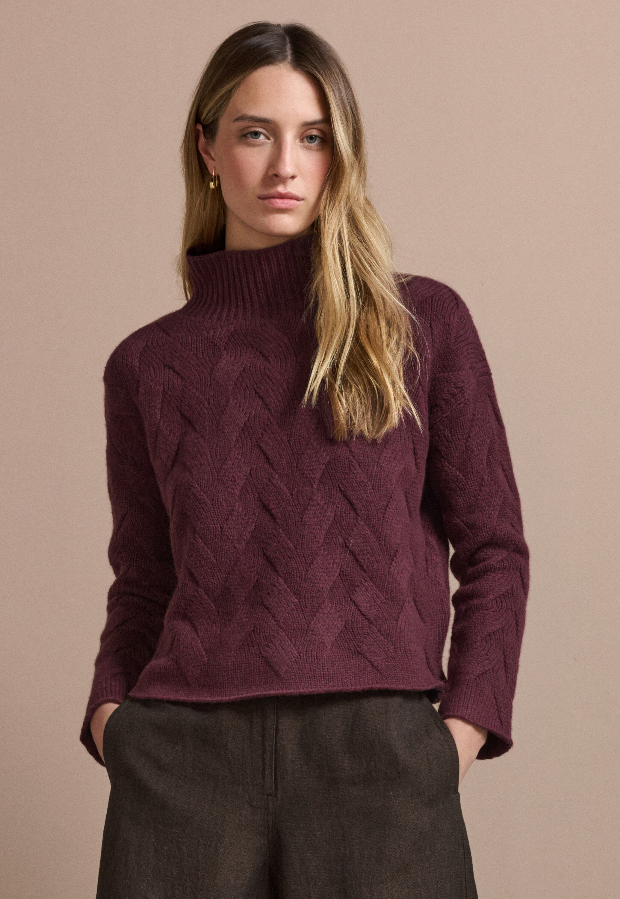 Kleid mit Peplum-Saum