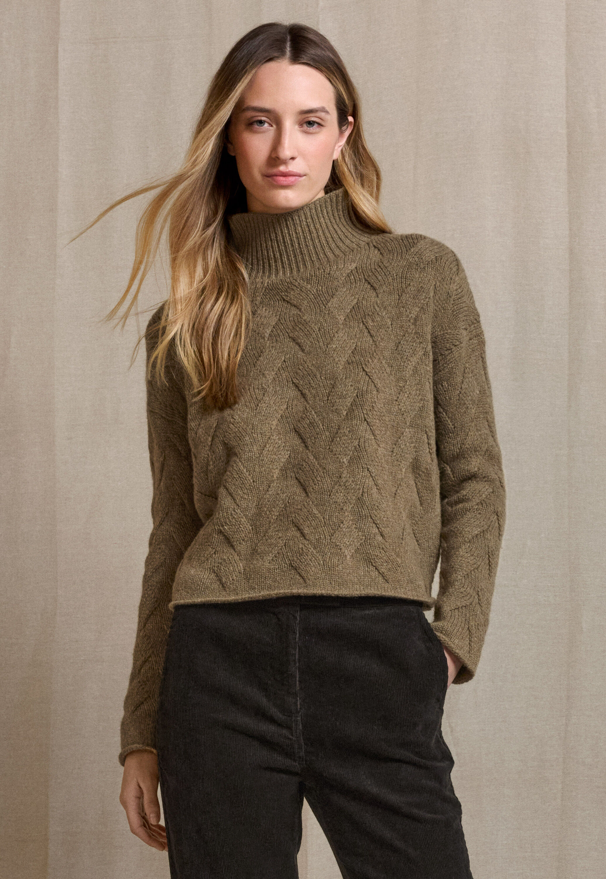Kleid mit Peplum-Saum