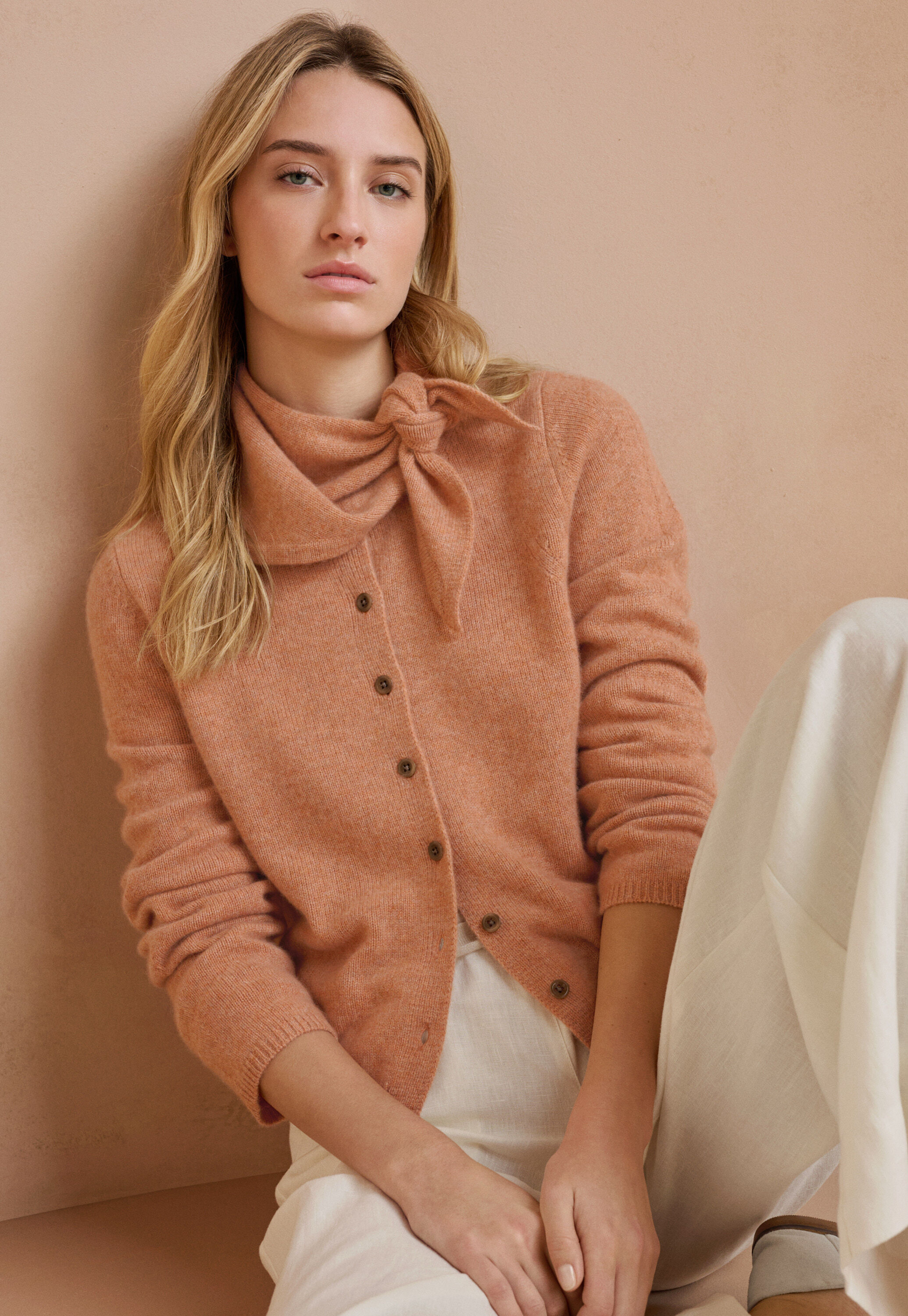 Durchgekn&ouml;pfter Pullover