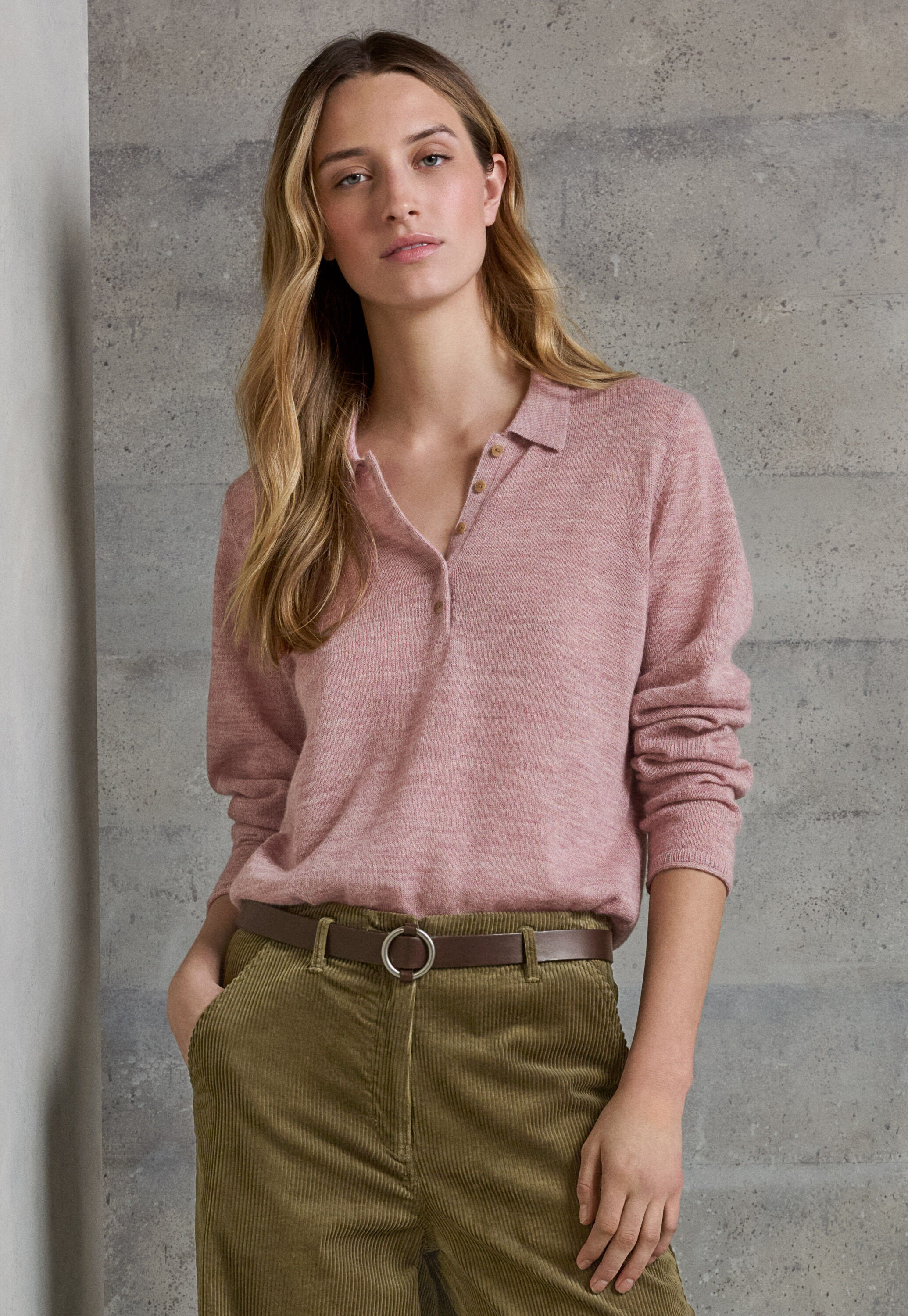 Pullover mit Kragen