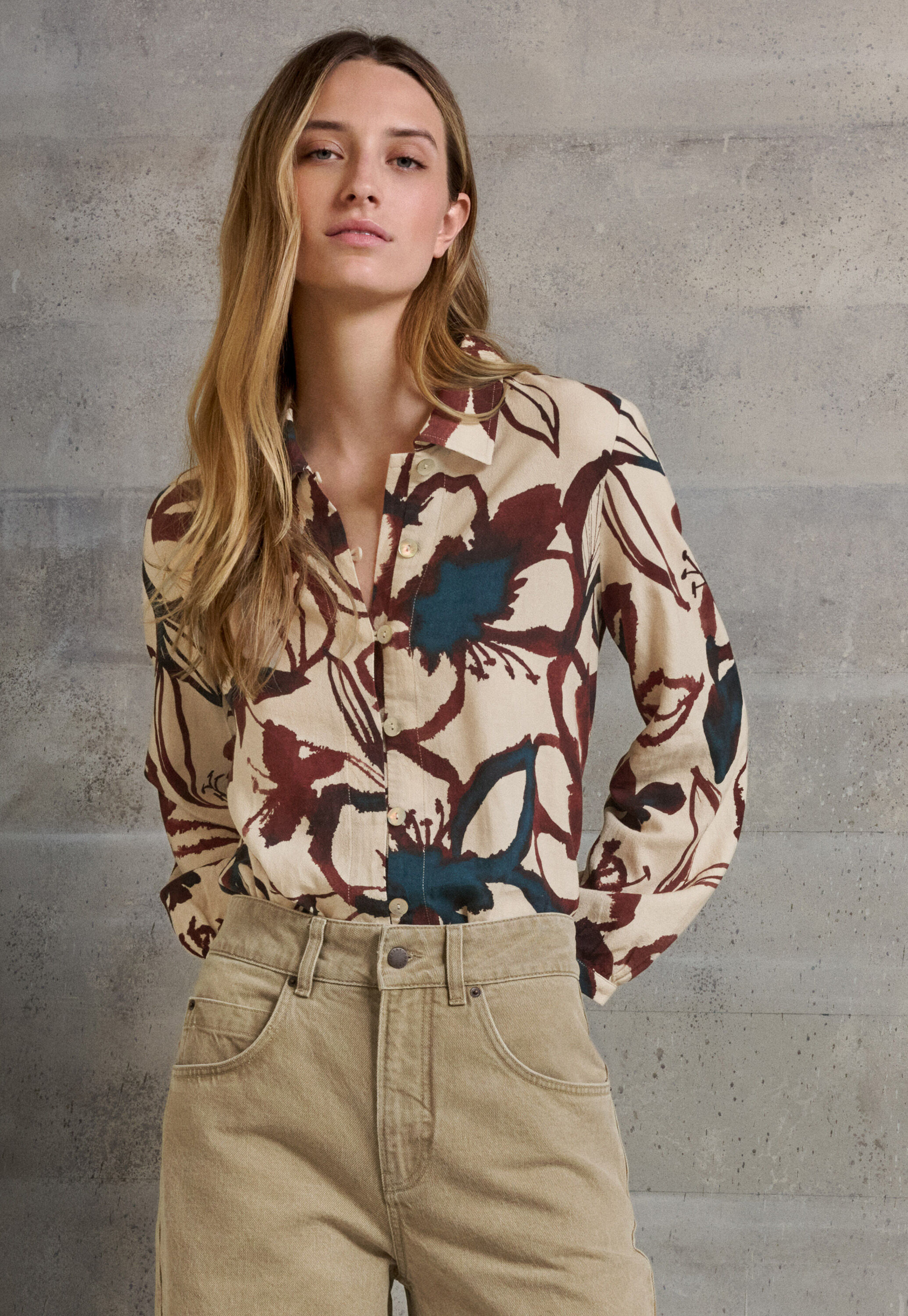 Bluse mit geschwungenen &Auml;rmeln
