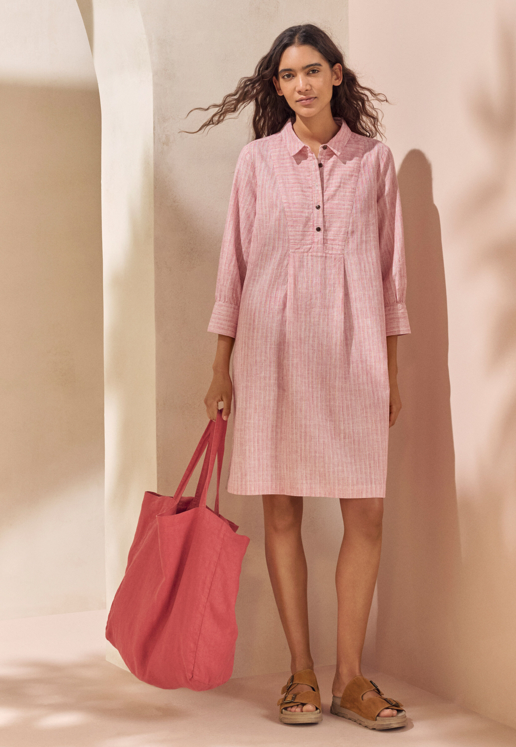 Kleid mit Latzeinsatz