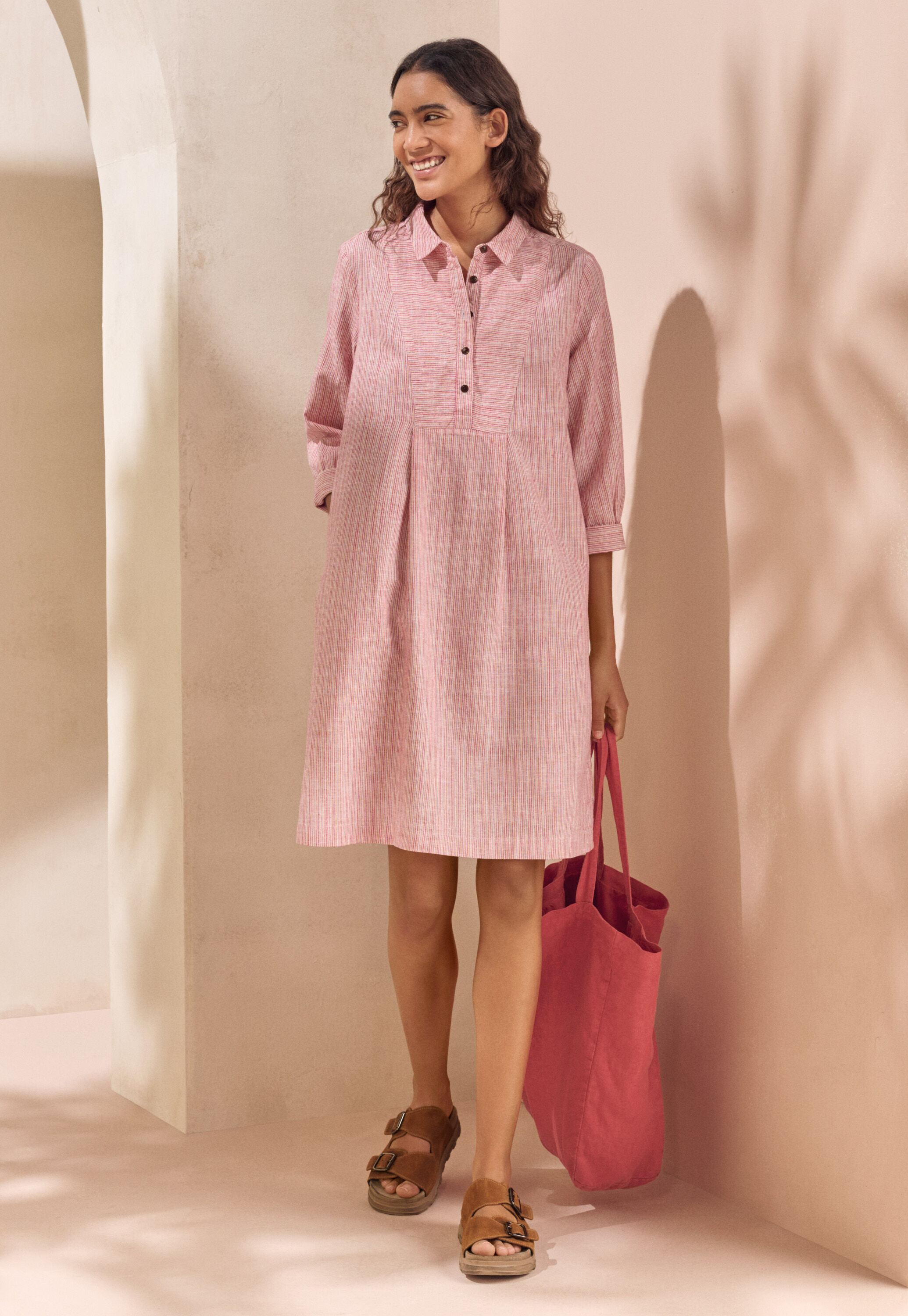 Kleid mit Latzeinsatz