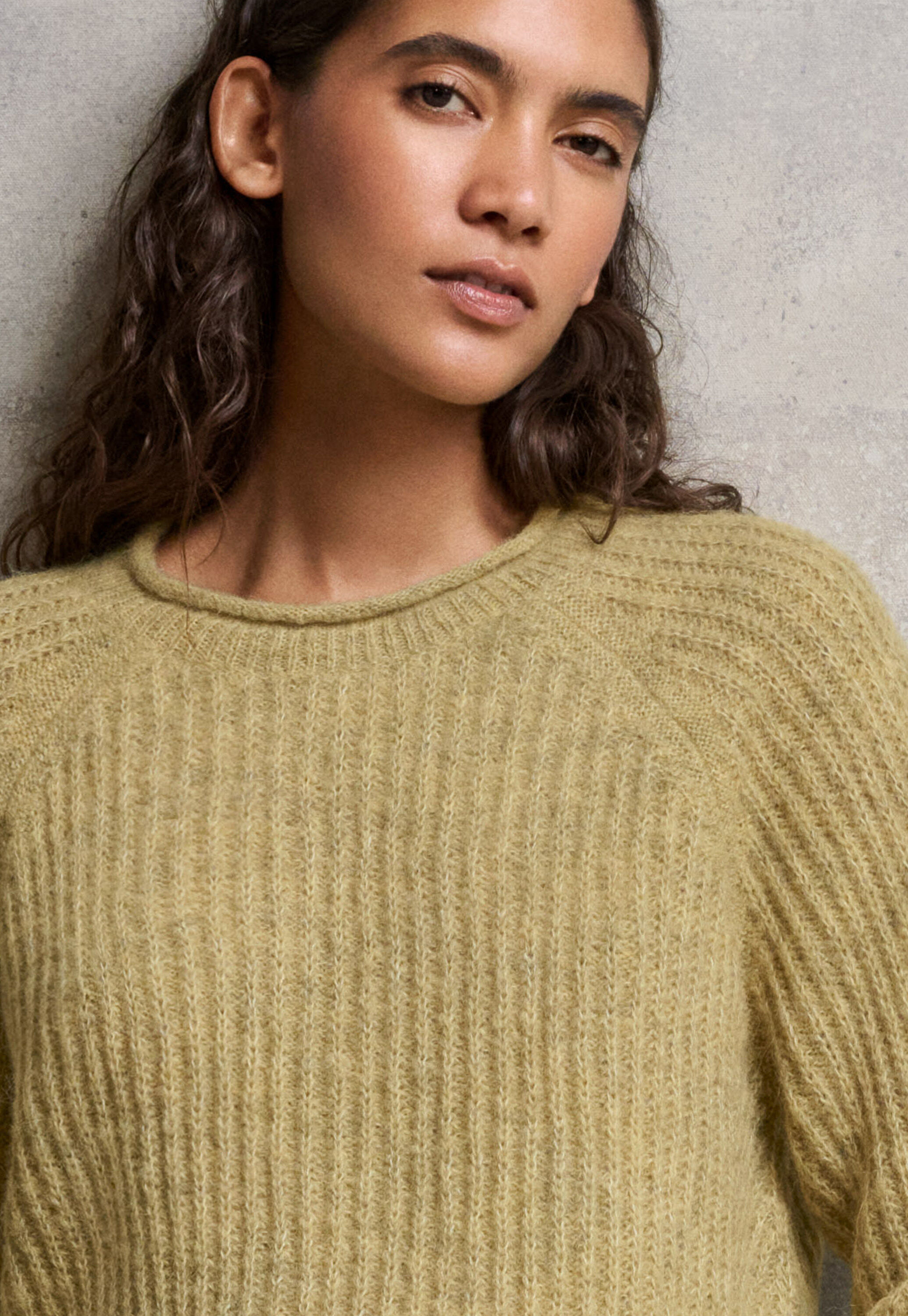 Ripppullover mit Rundhalsausschnitt