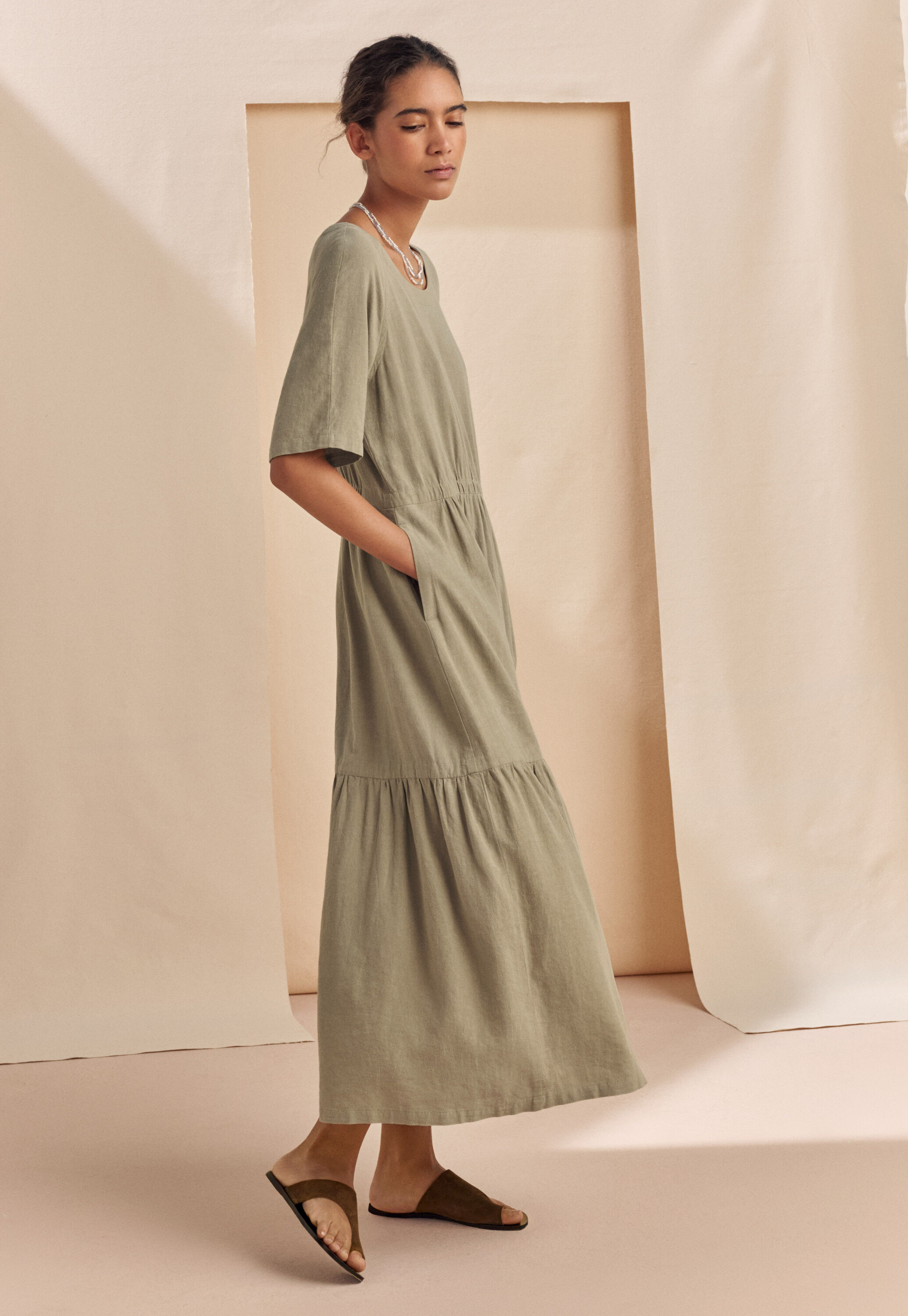 Bluse mit geschwungenen &Auml;rmeln