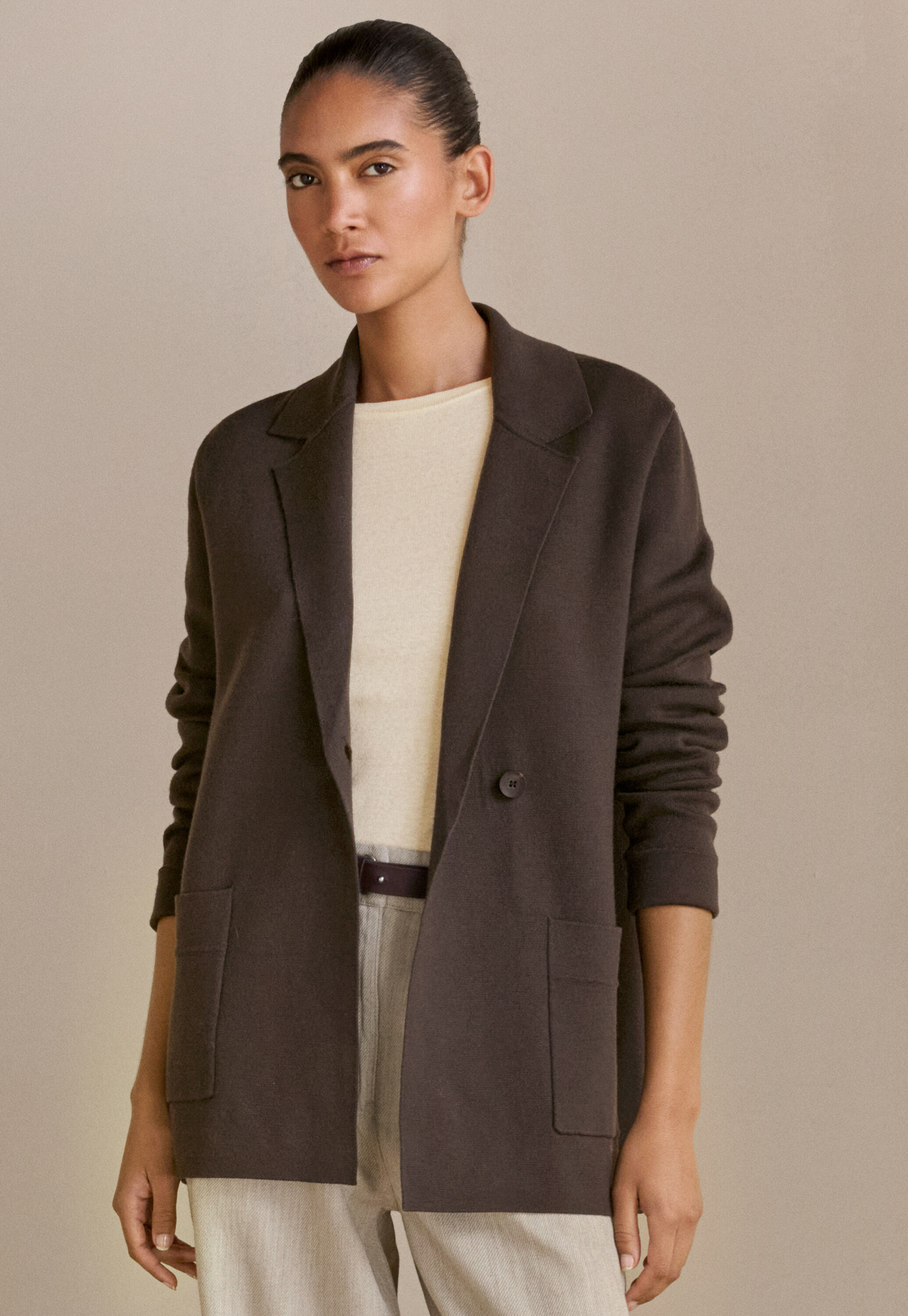 Kleid mit Peplum-Saum