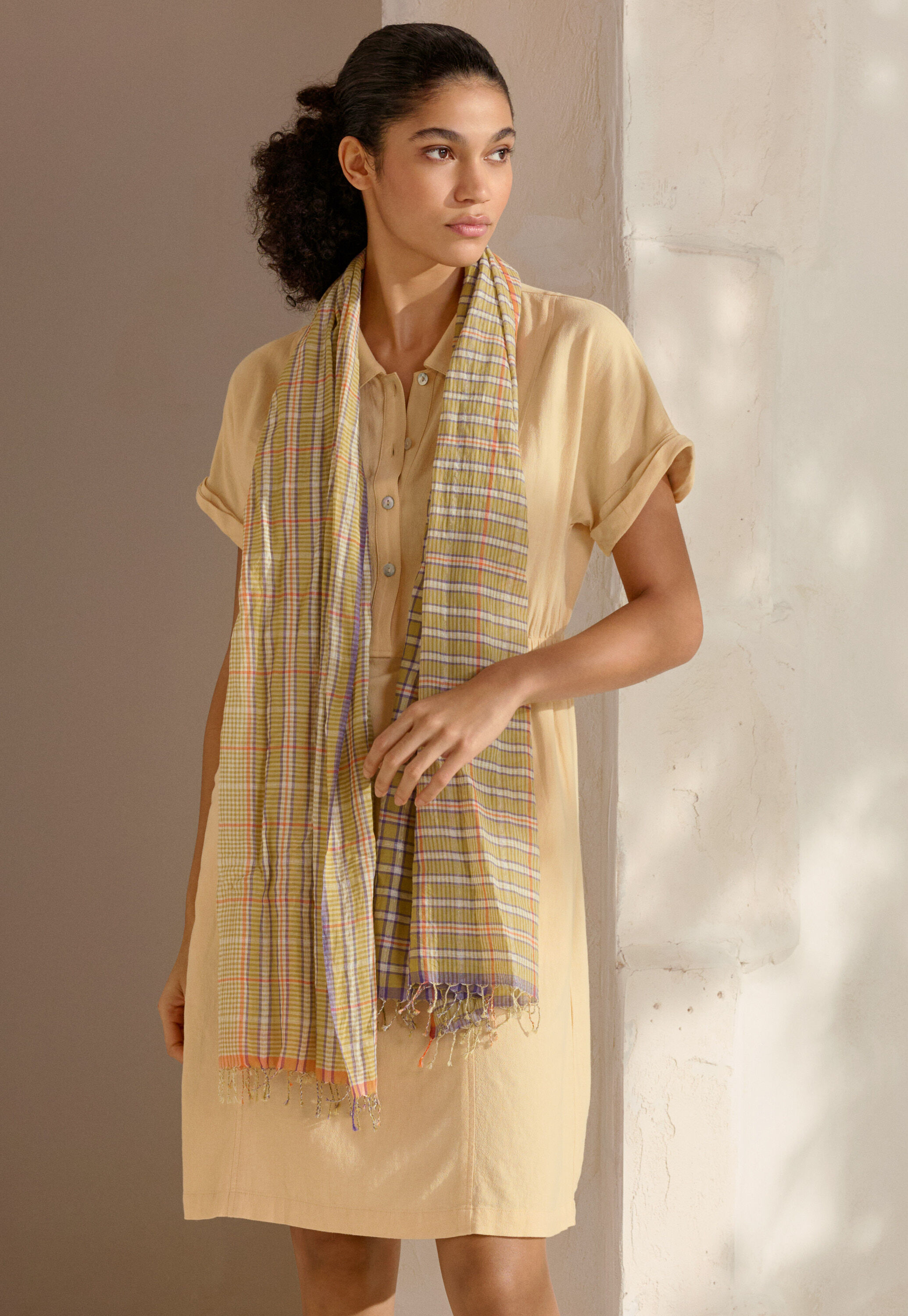 Bluse mit geschwungenen &Auml;rmeln