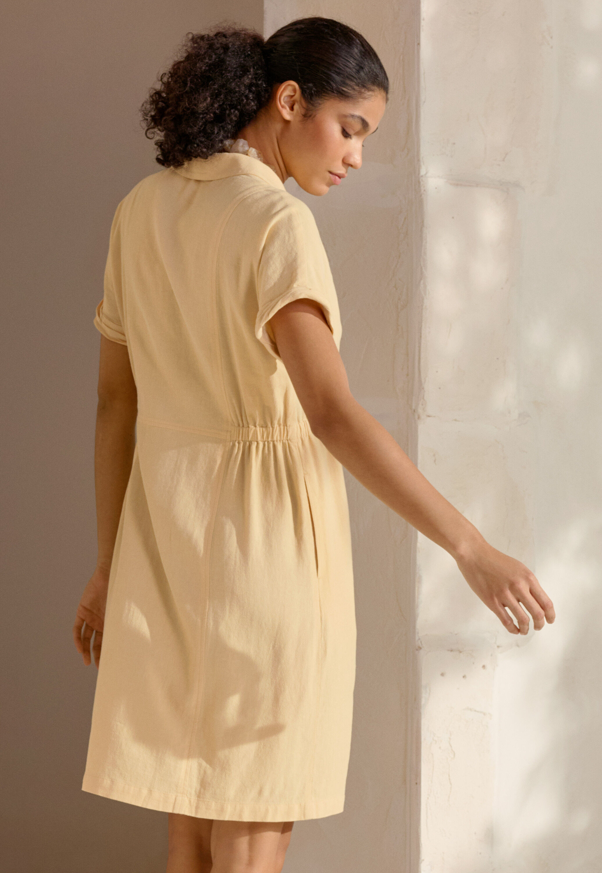 Bluse mit geschwungenen &Auml;rmeln