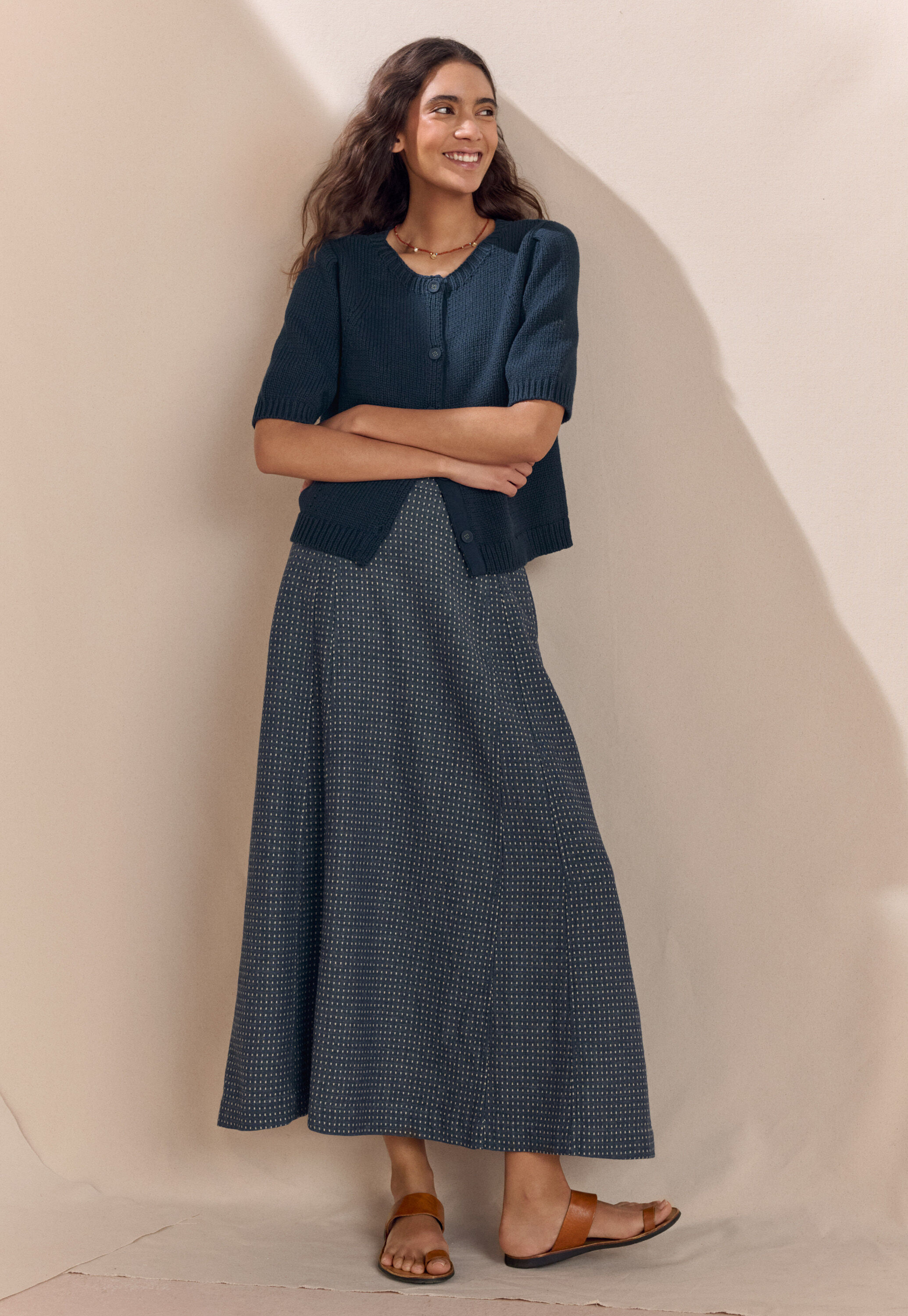 Indigo-gef&auml;rbtes Kleid mit Eins&auml;tzen
