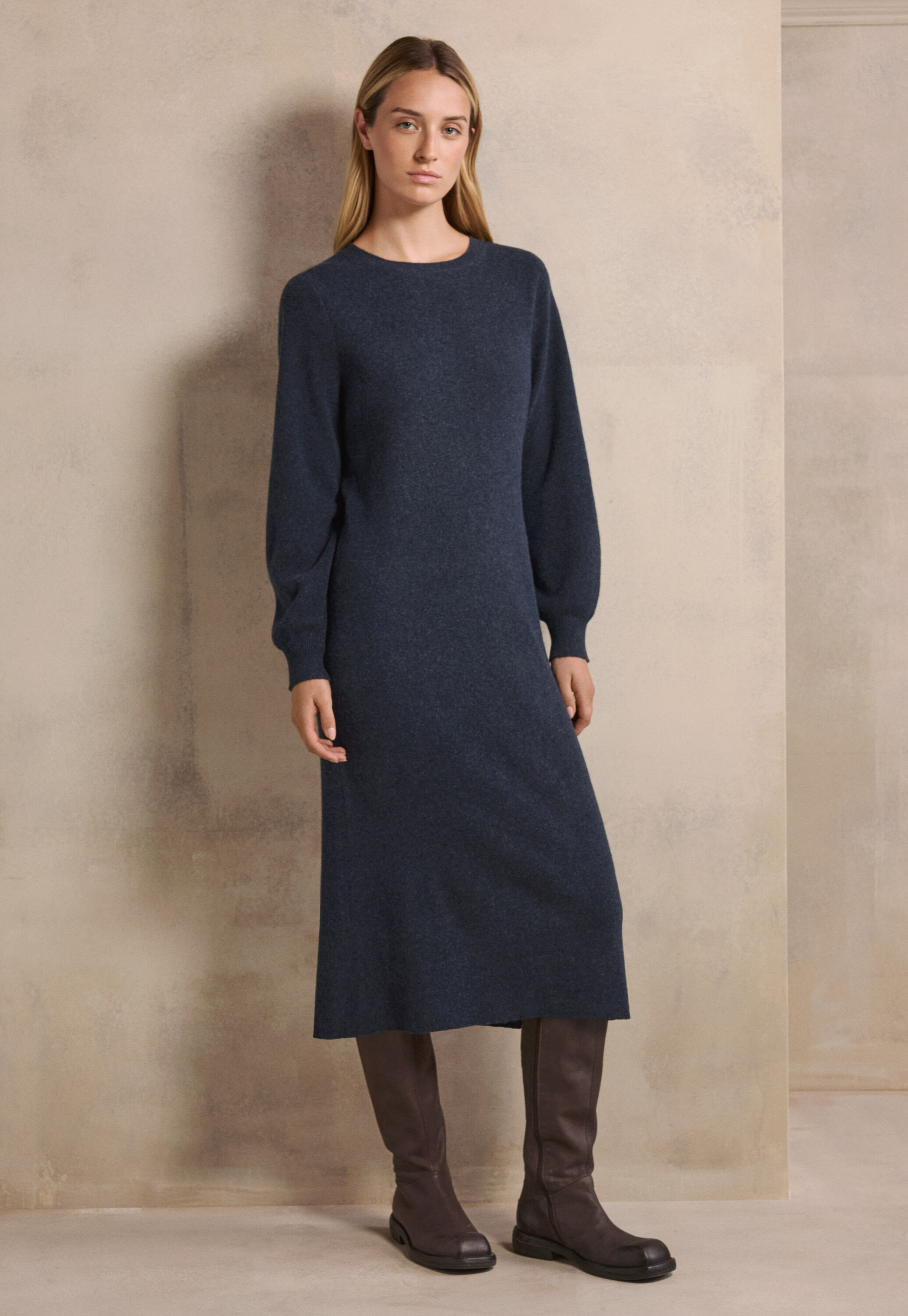 Langes Strickkleid