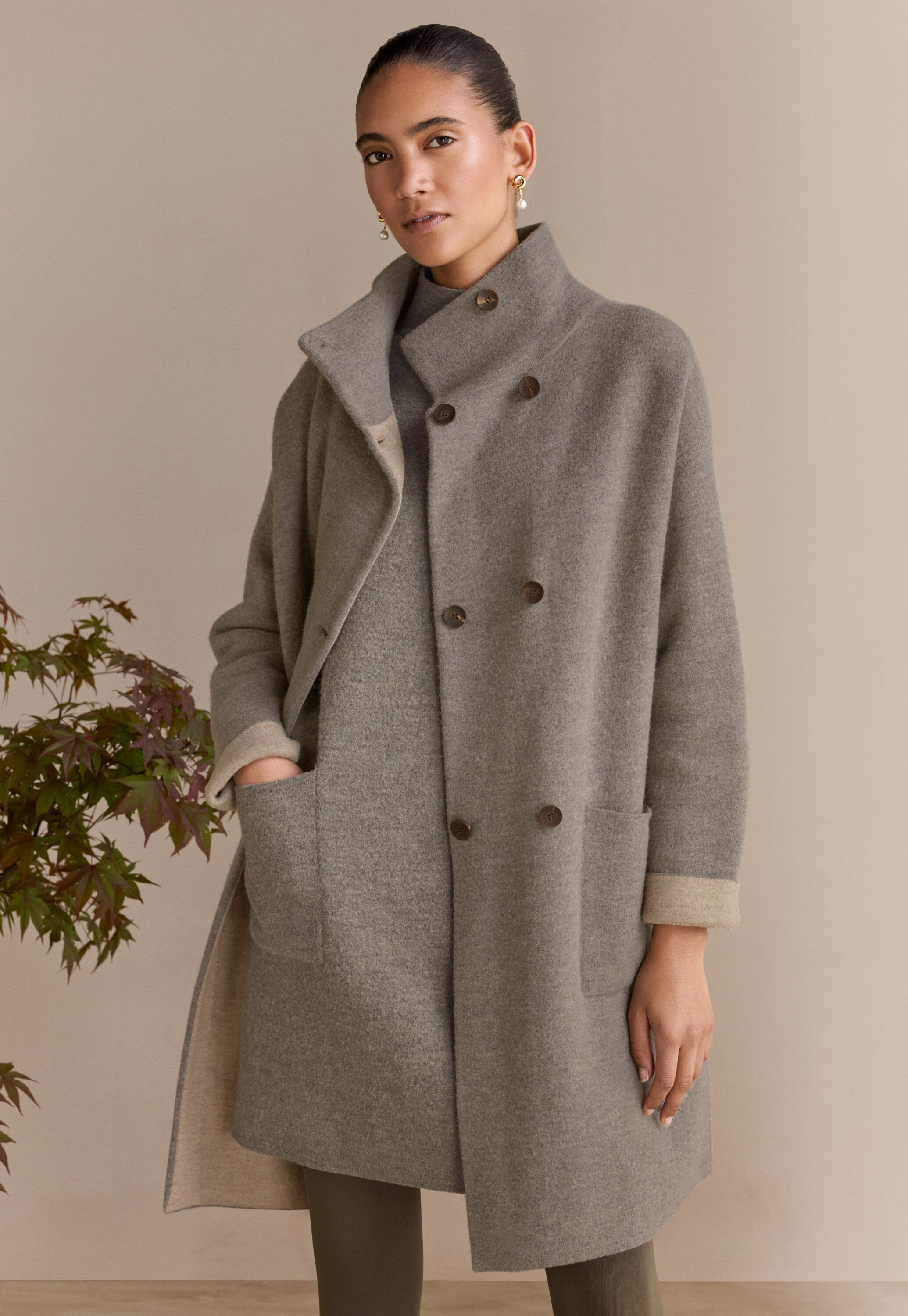 Kleid mit aufgesetzten Taschen