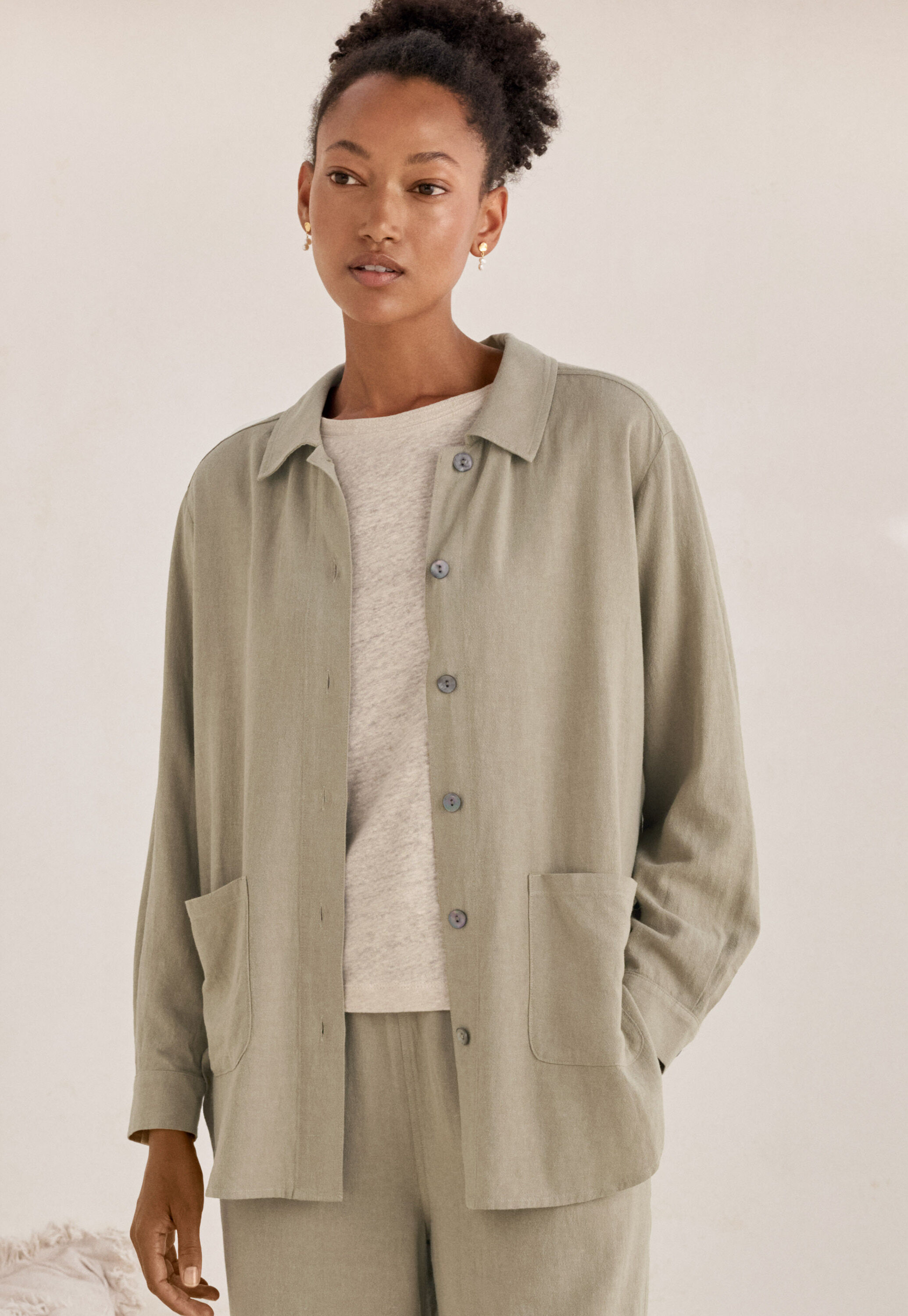 Bluse mit geschwungenen &Auml;rmeln